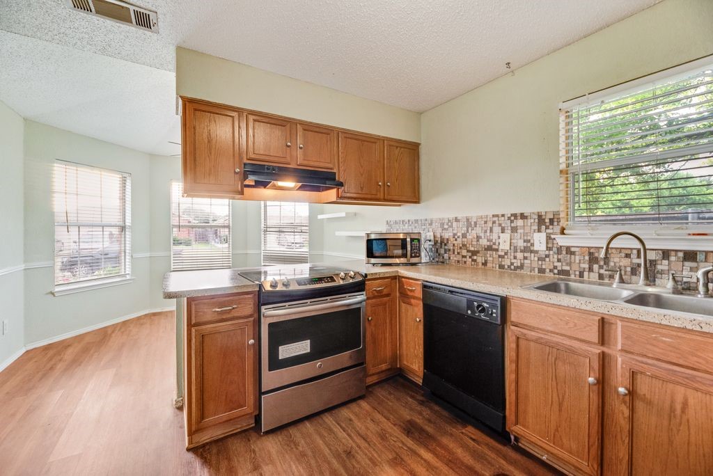6703 Dusty Ridge Trail Arlington TX 76002