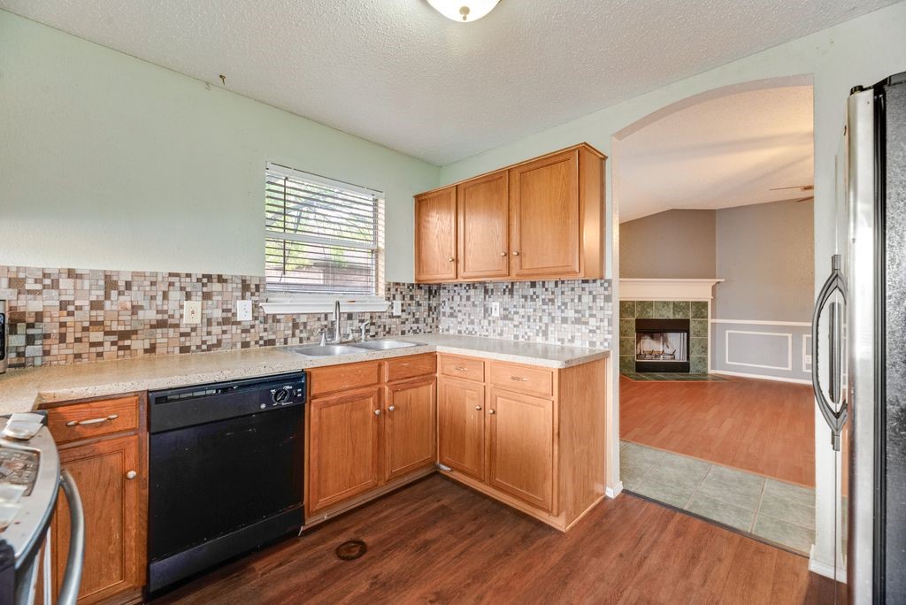 6703 Dusty Ridge Trail Arlington TX 76002