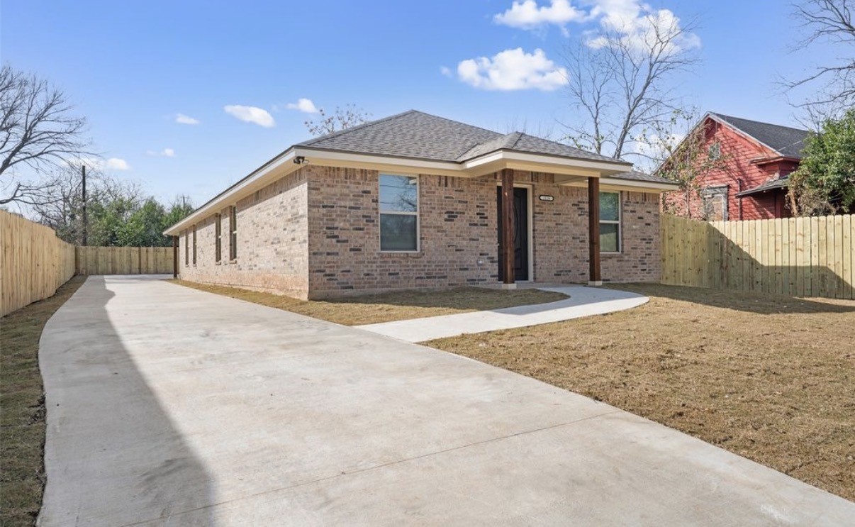 1126 N 11th Street Waco TX 76707