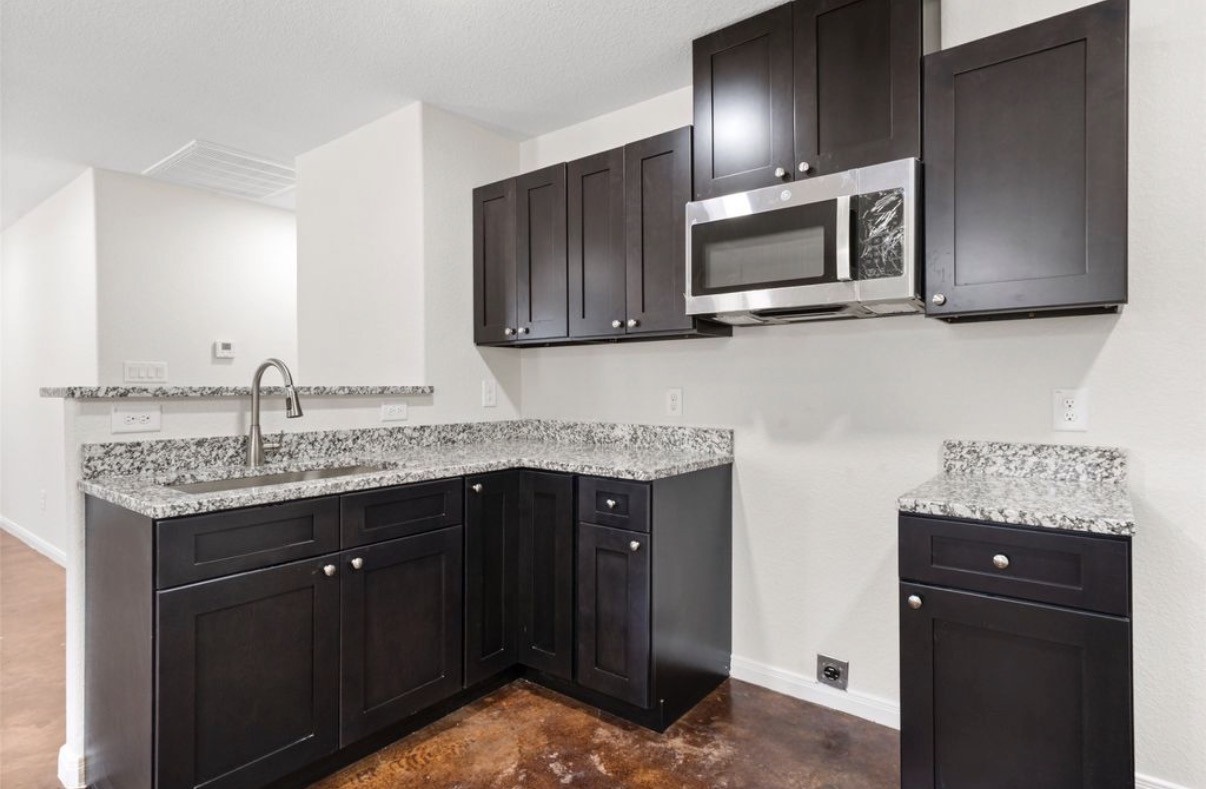 1126 N 11th Street Waco TX 76707