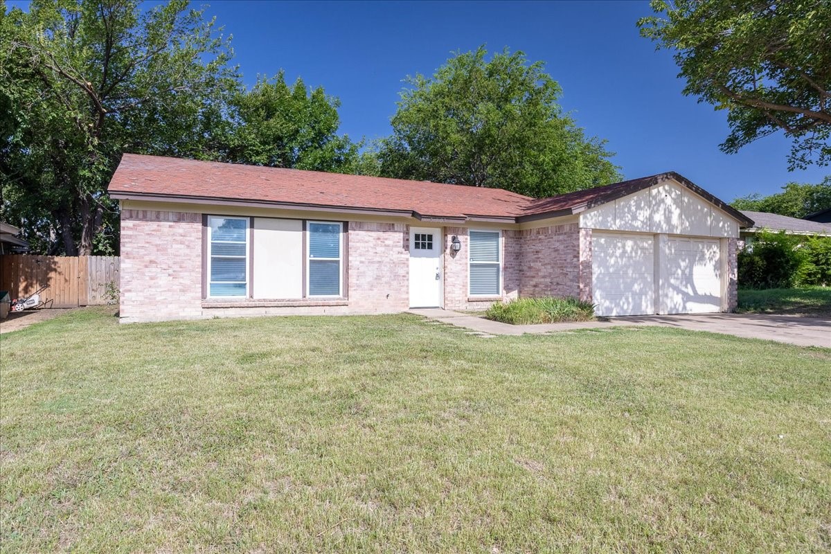5709 Denise Drive Haltom City TX 76148