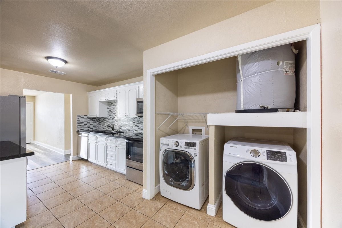 5709 Denise Drive Haltom City TX 76148