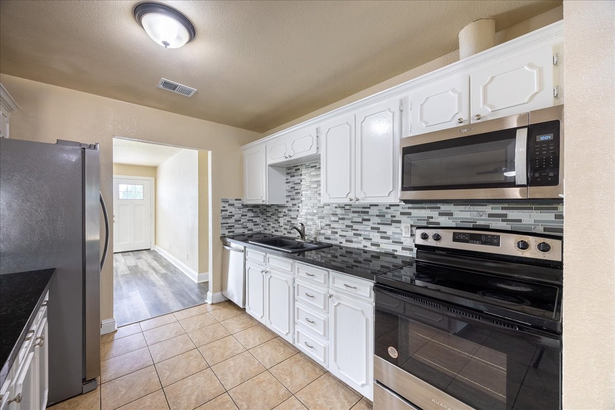 5709 Denise Drive Haltom City TX 76148