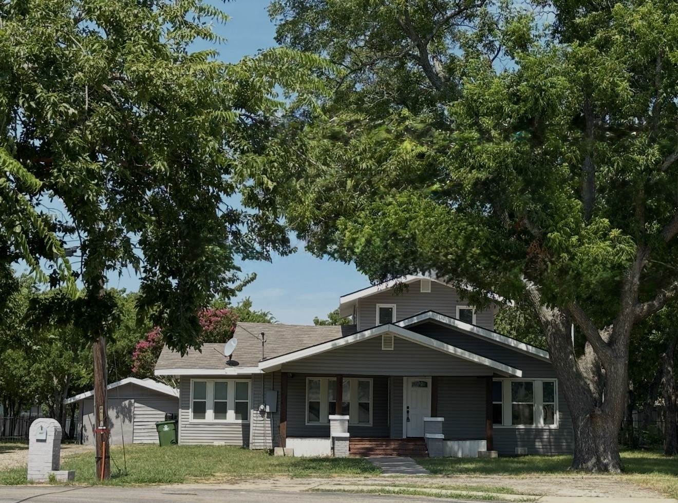 101 N Berry Street Sanger TX 76266
