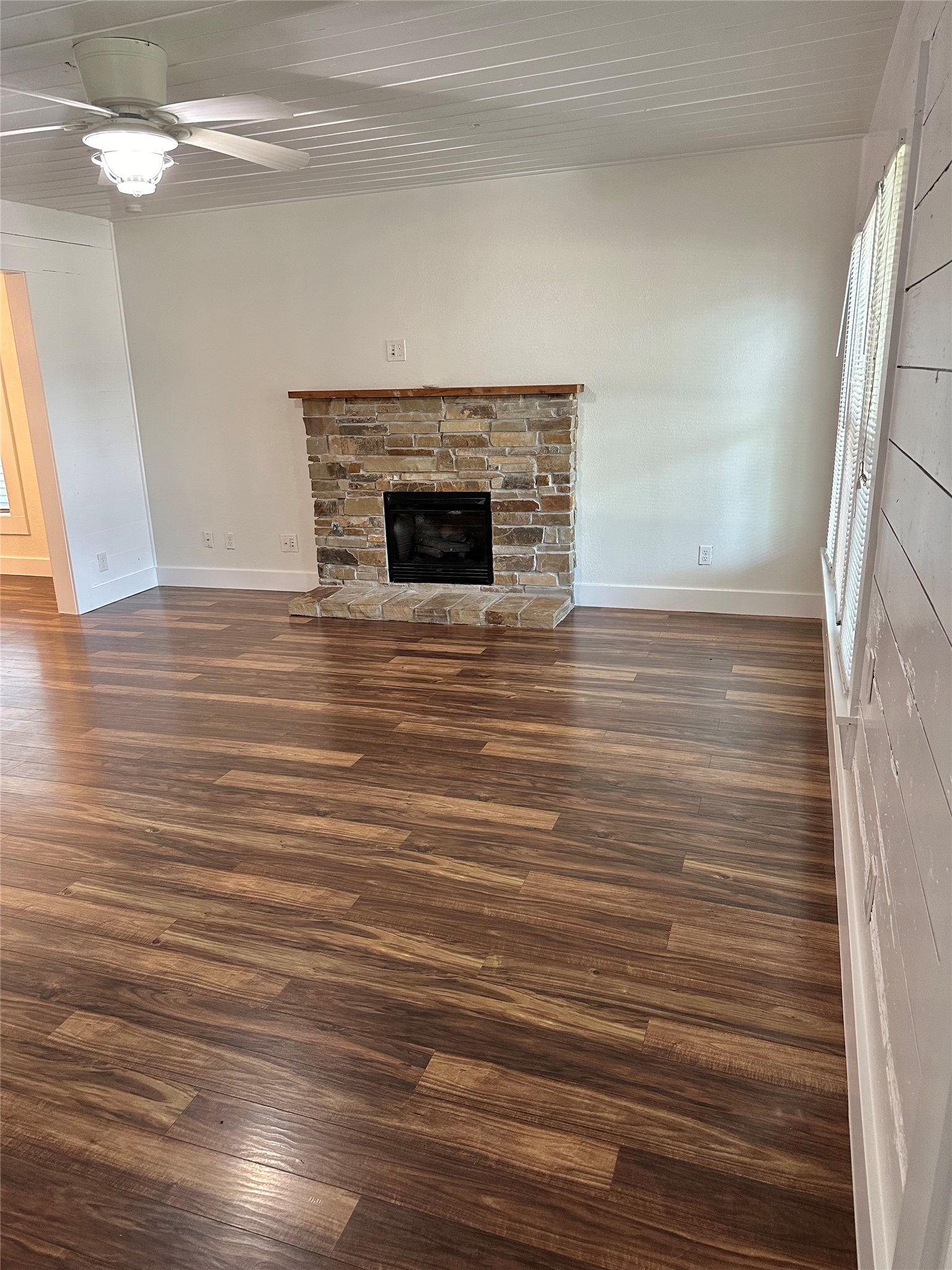101 N Berry Street Sanger TX 76266