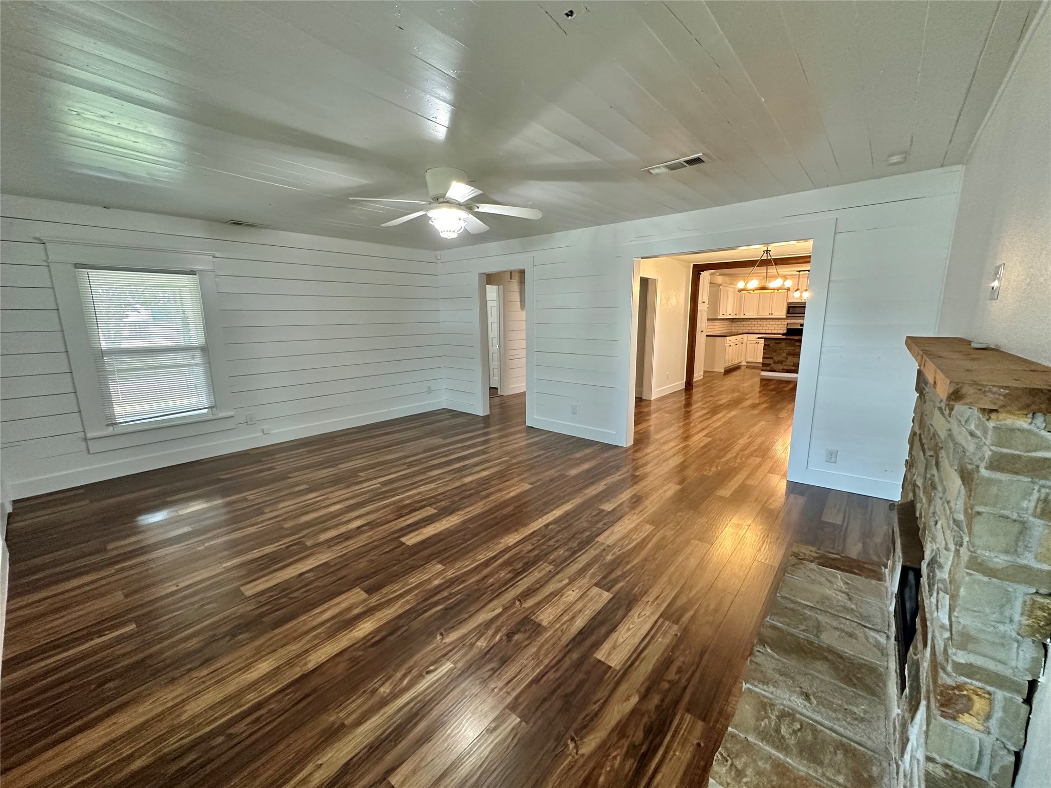101 N Berry Street Sanger TX 76266