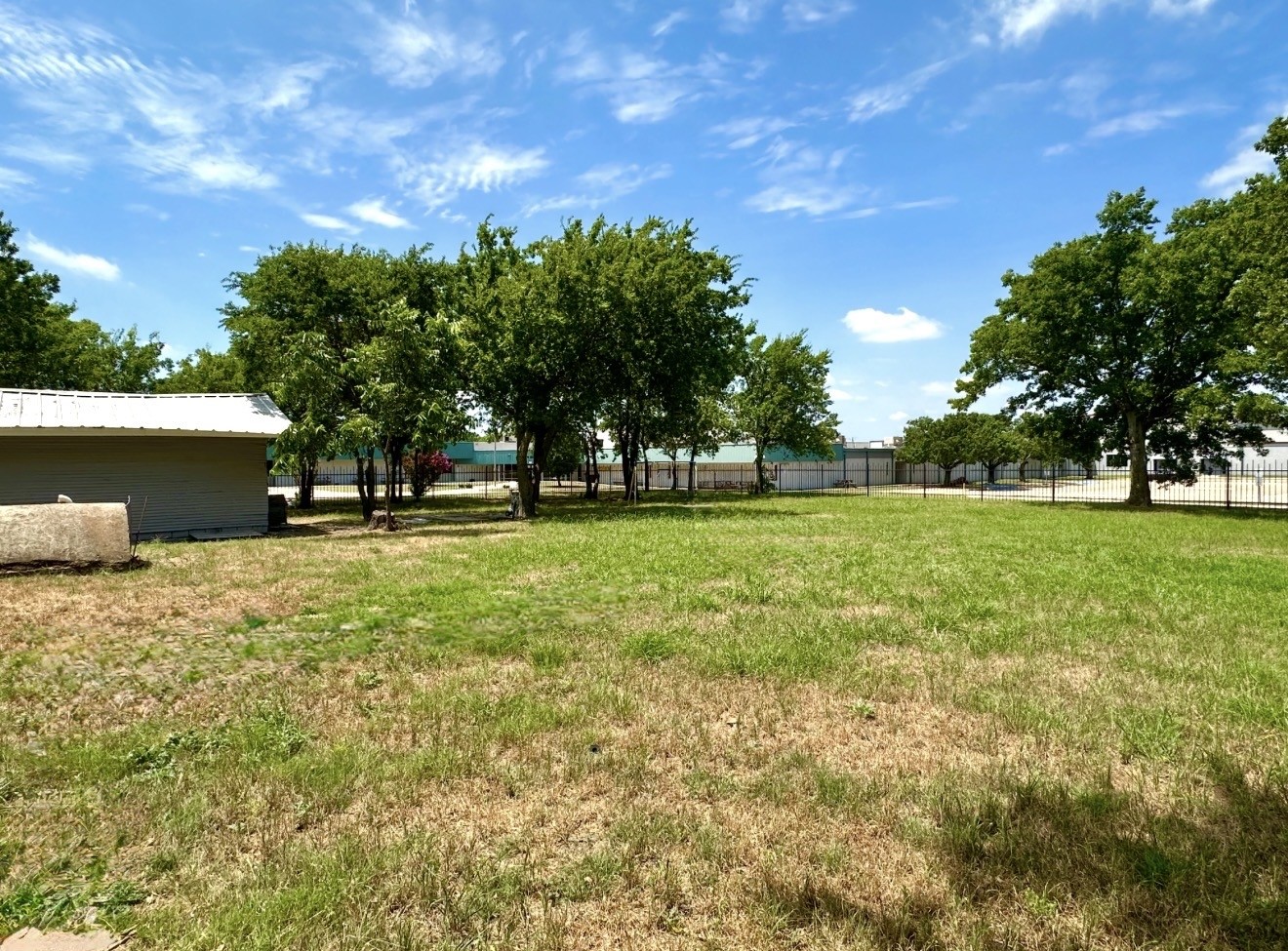101 N Berry Street Sanger TX 76266