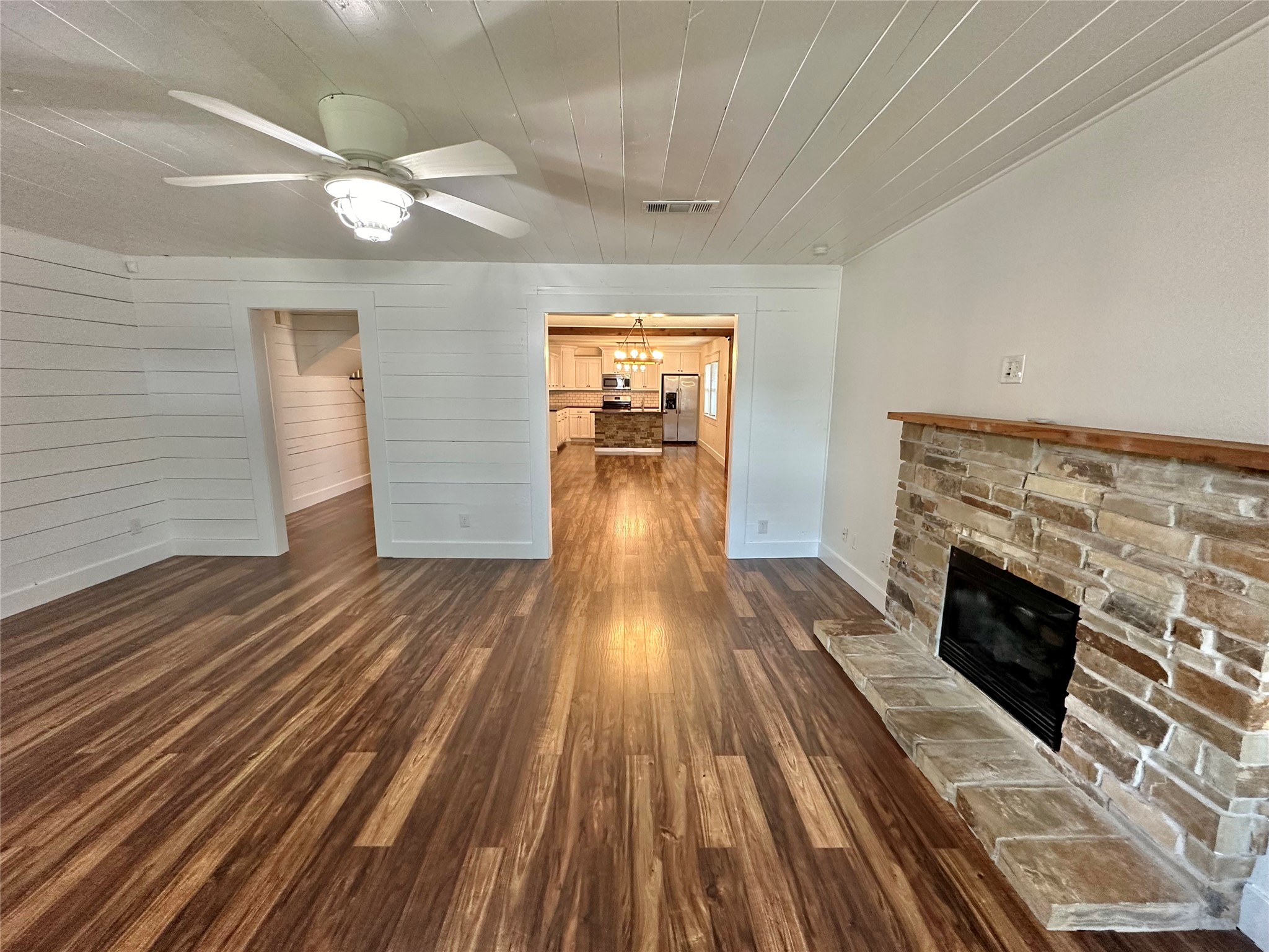 101 N Berry Street Sanger TX 76266