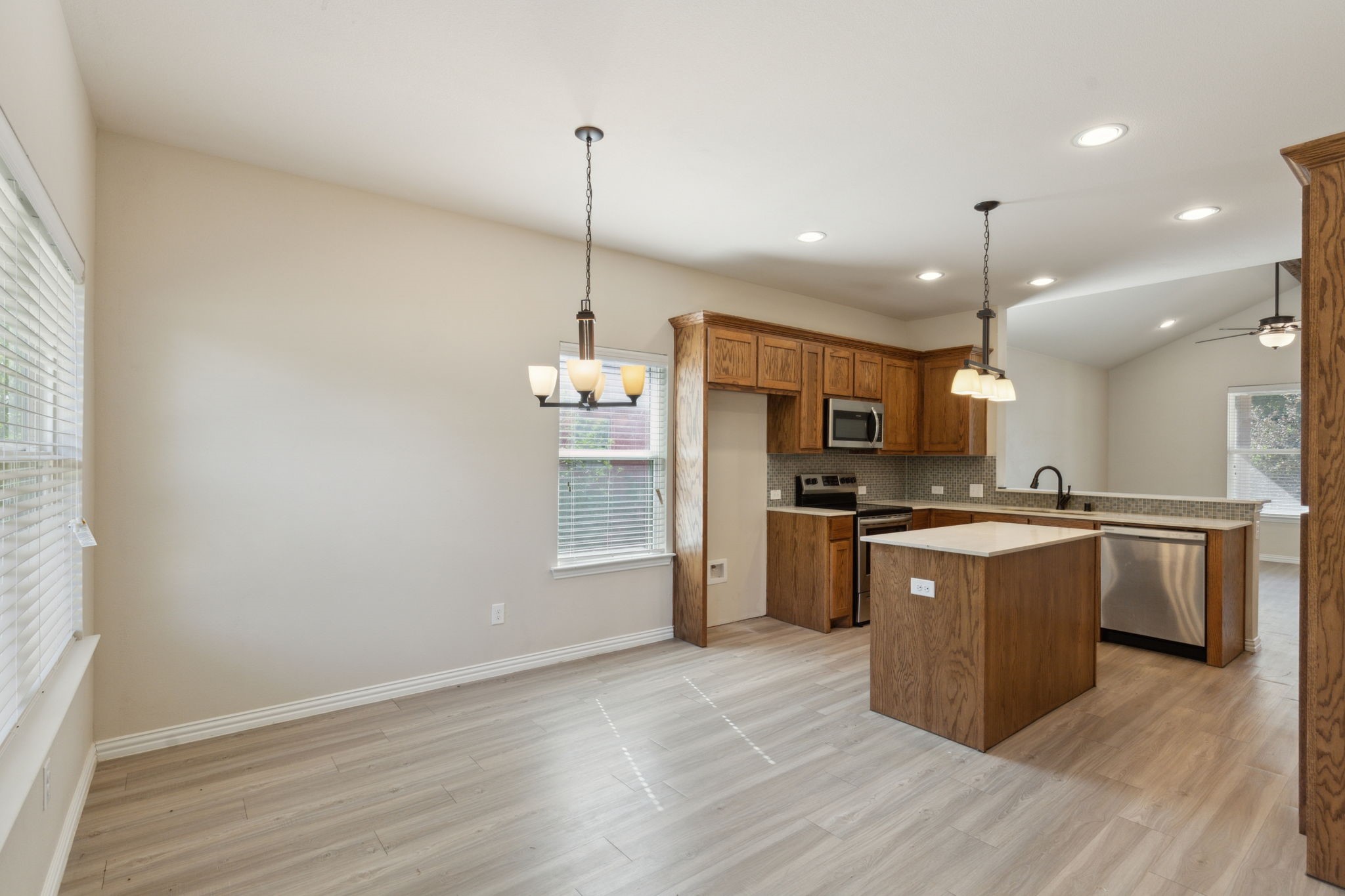 731 W Bond Street Denison TX 75020
