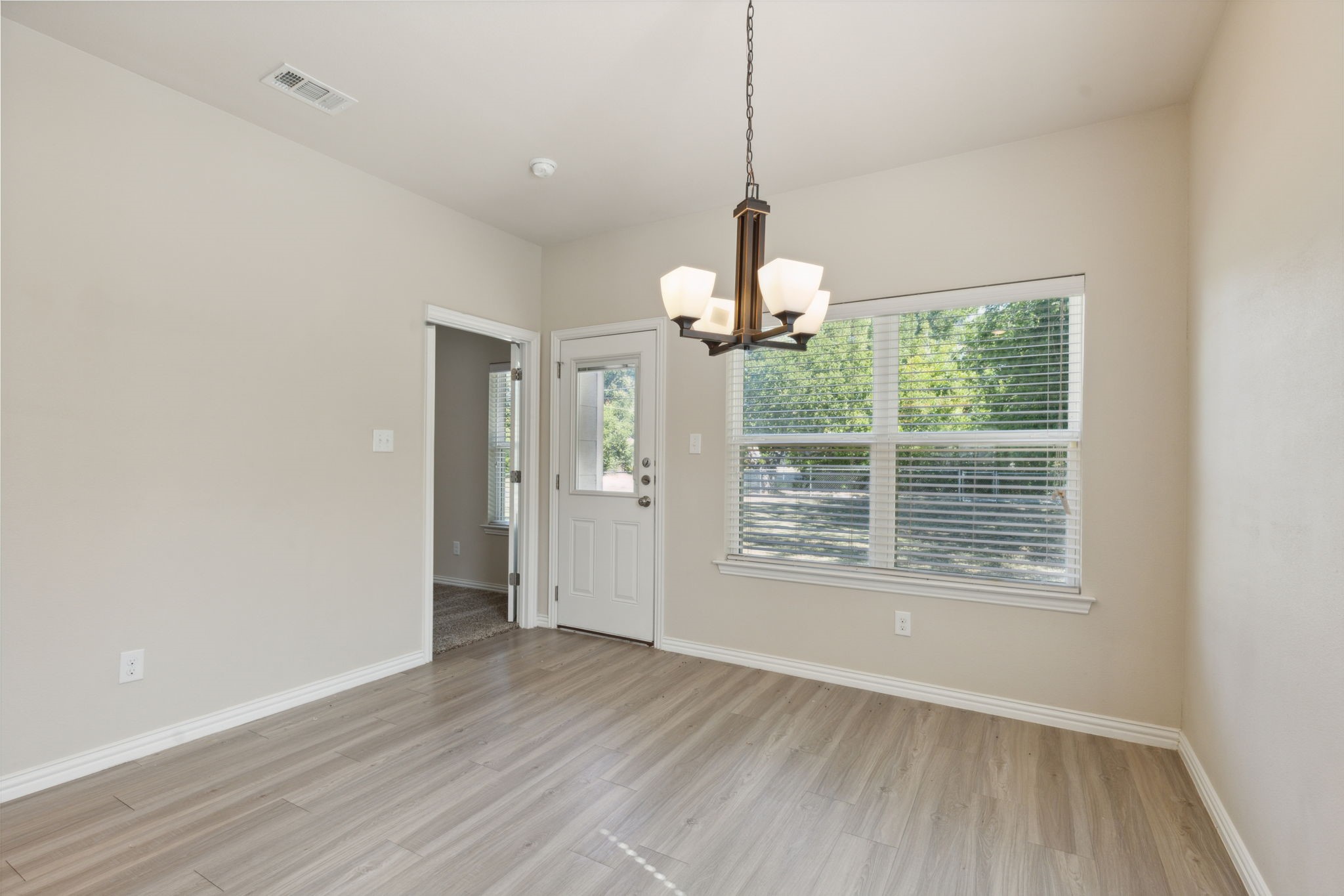 731 W Bond Street Denison TX 75020
