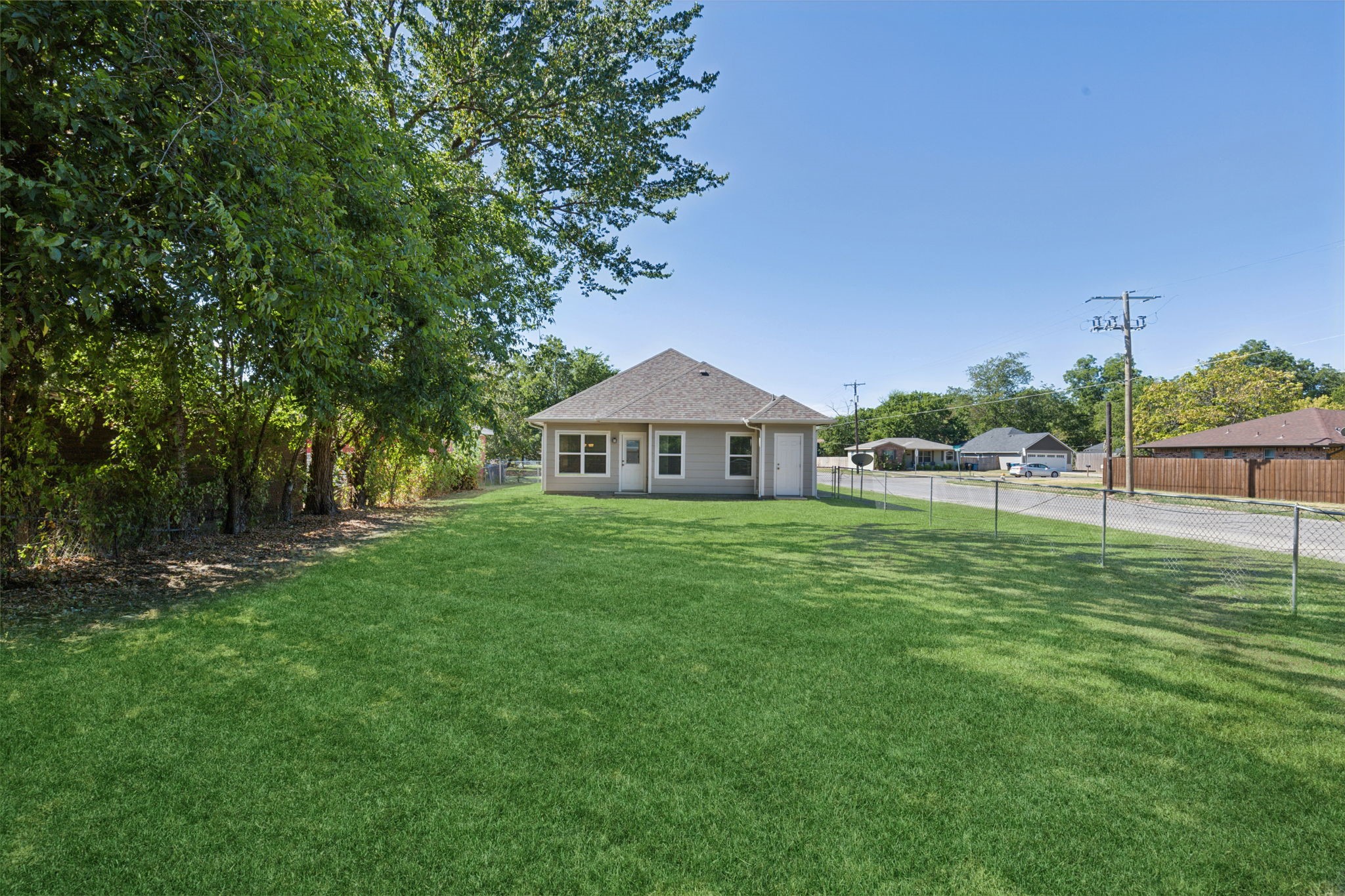 731 W Bond Street Denison TX 75020