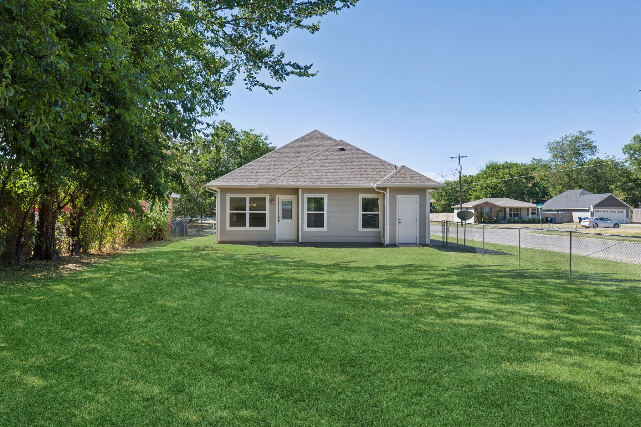 731 W Bond Street Denison TX 75020
