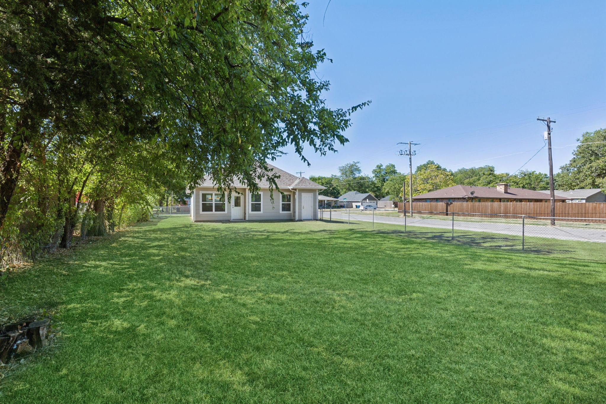 731 W Bond Street Denison TX 75020