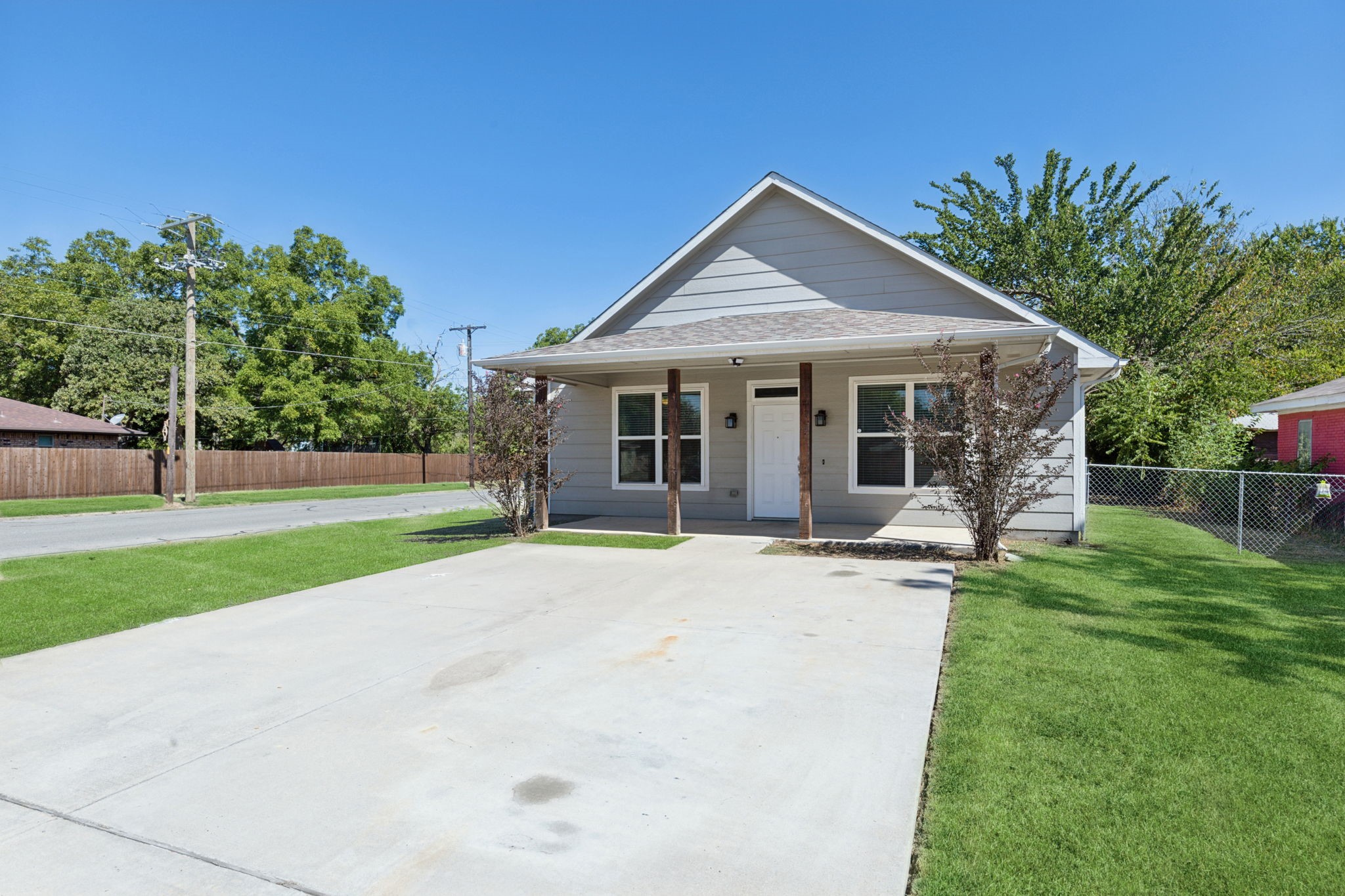 731 W Bond Street Denison TX 75020