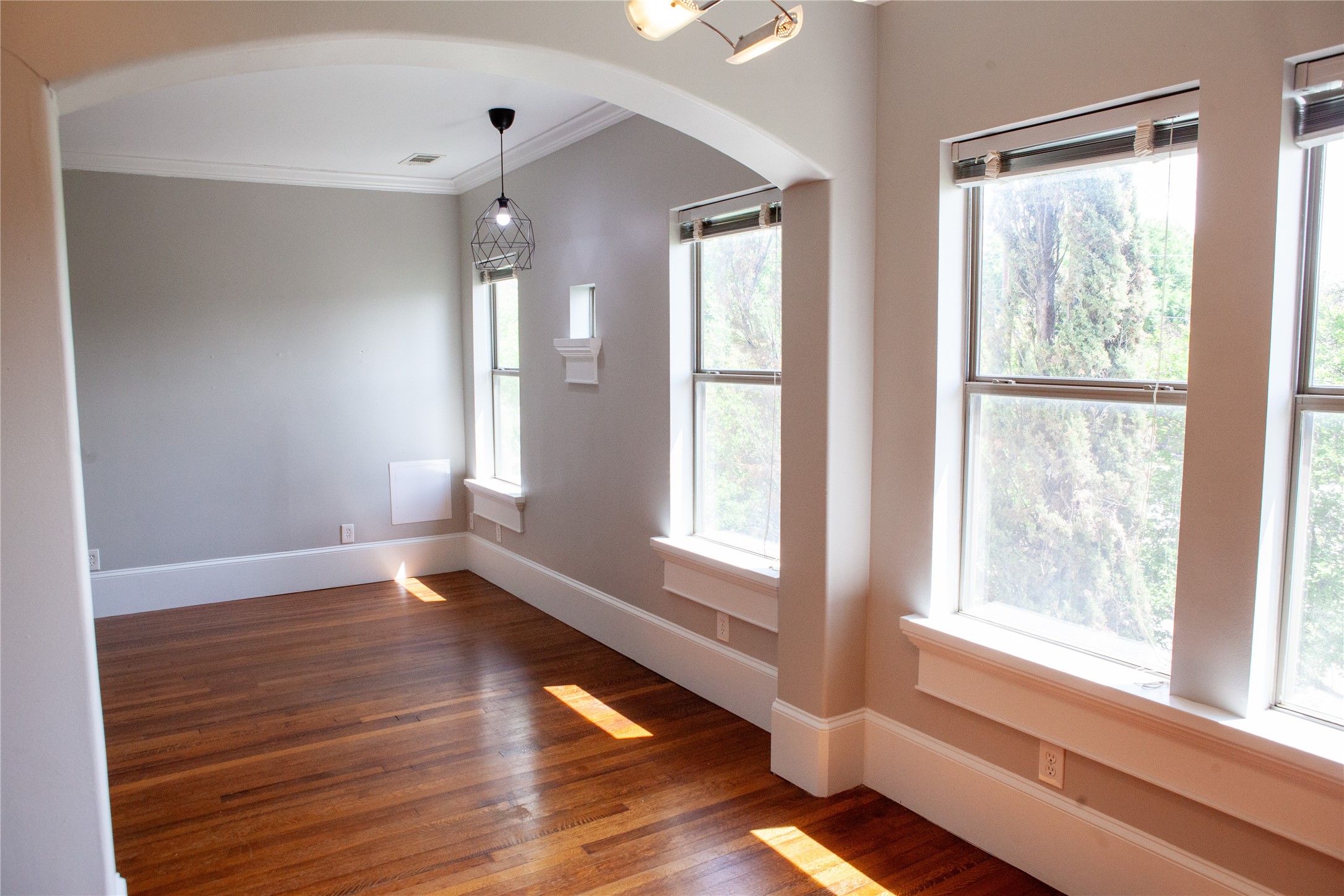 5347 Lewis Street Dallas TX 75206