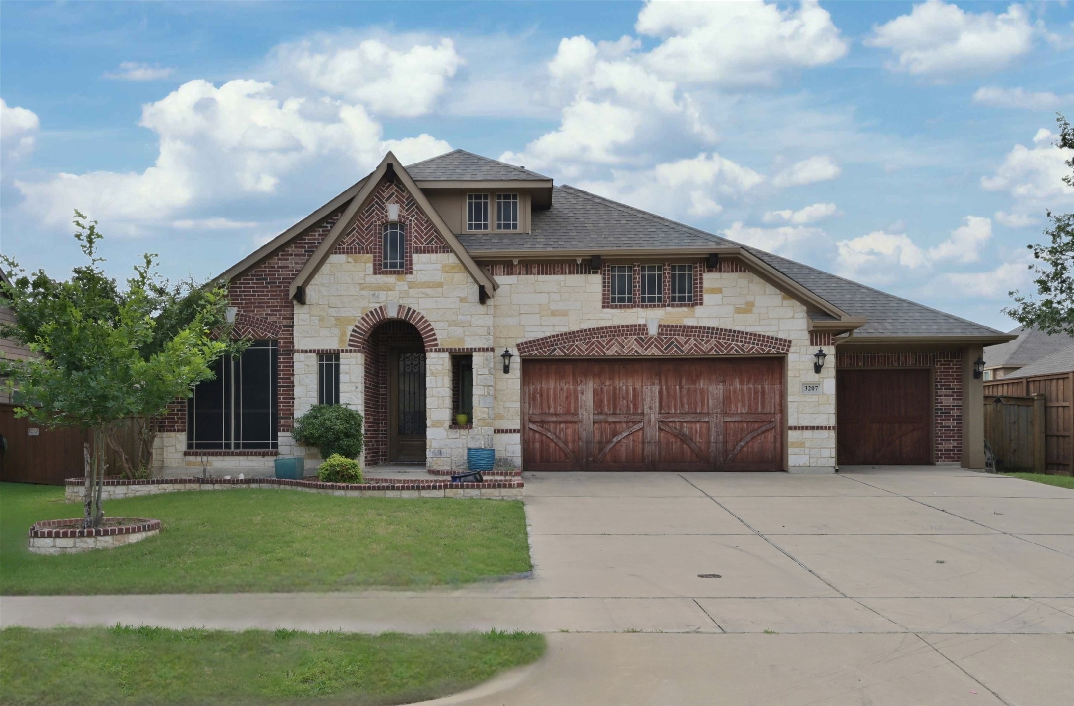 3207 Pampa Grand Prairie TX 75054
