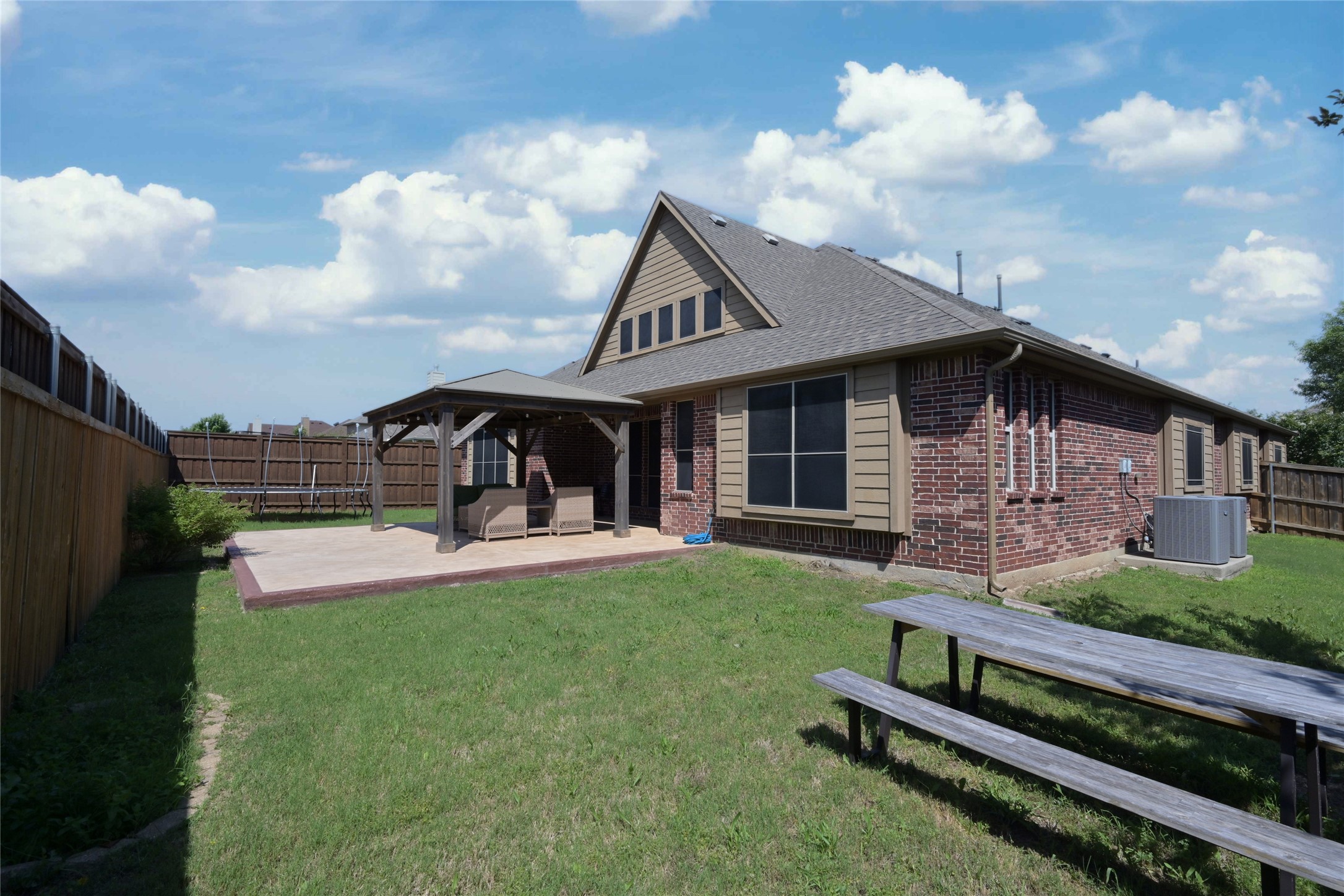 3207 Pampa Grand Prairie TX 75054