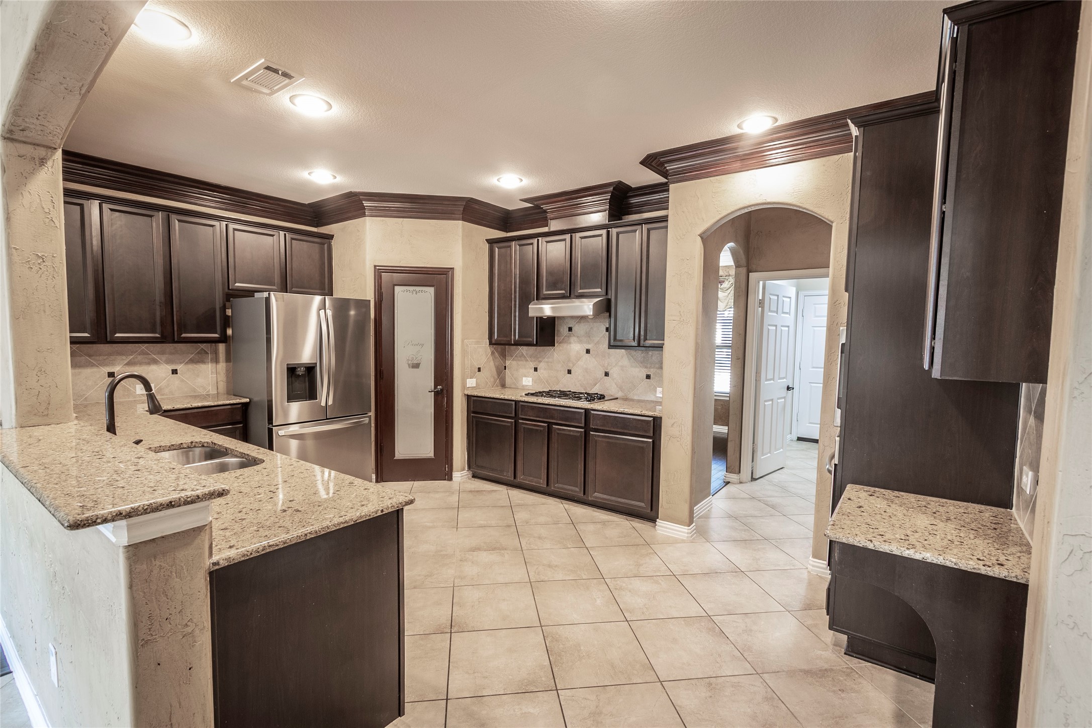 2931 Bandera Grand Prairie TX 75054