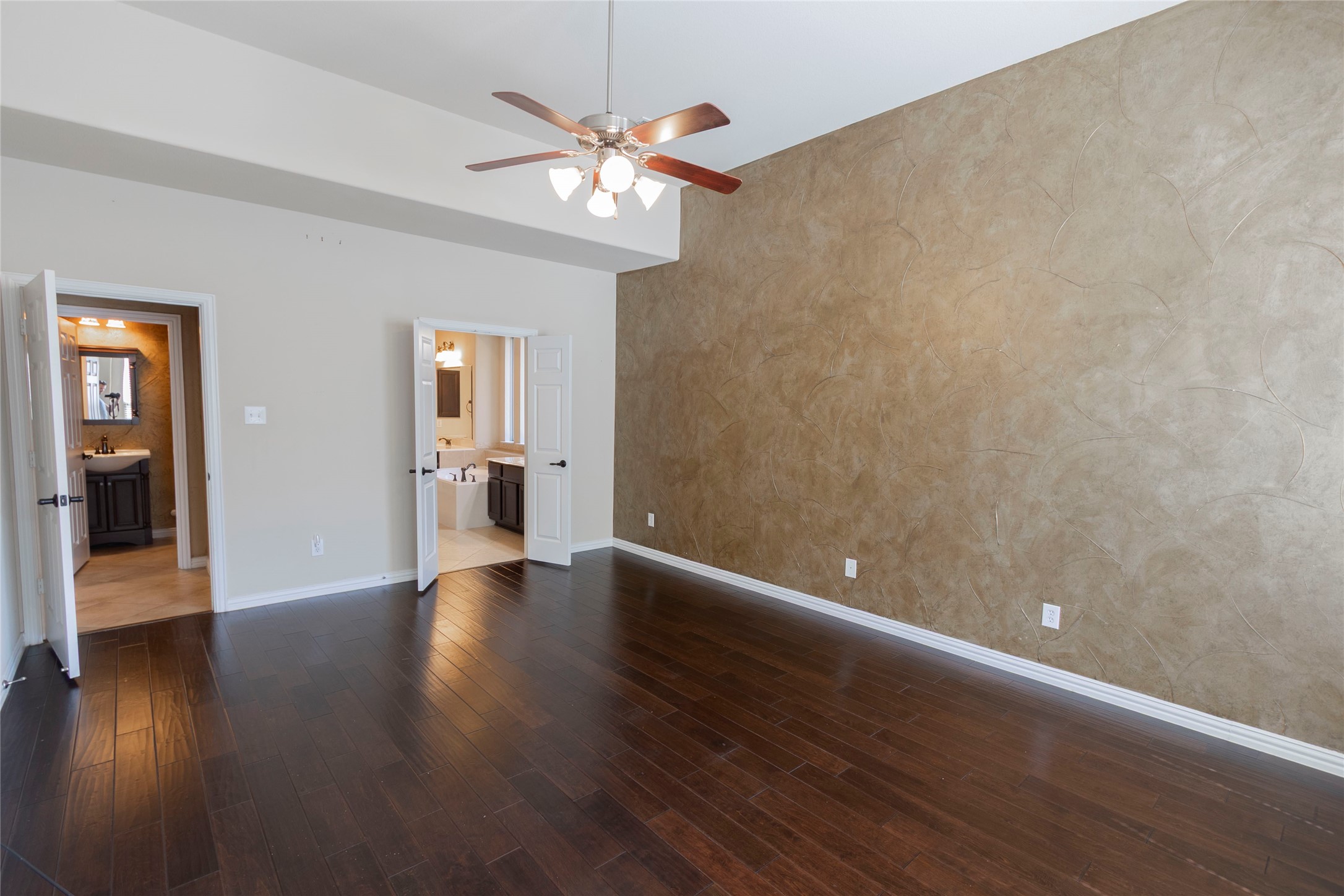 2931 Bandera Grand Prairie TX 75054