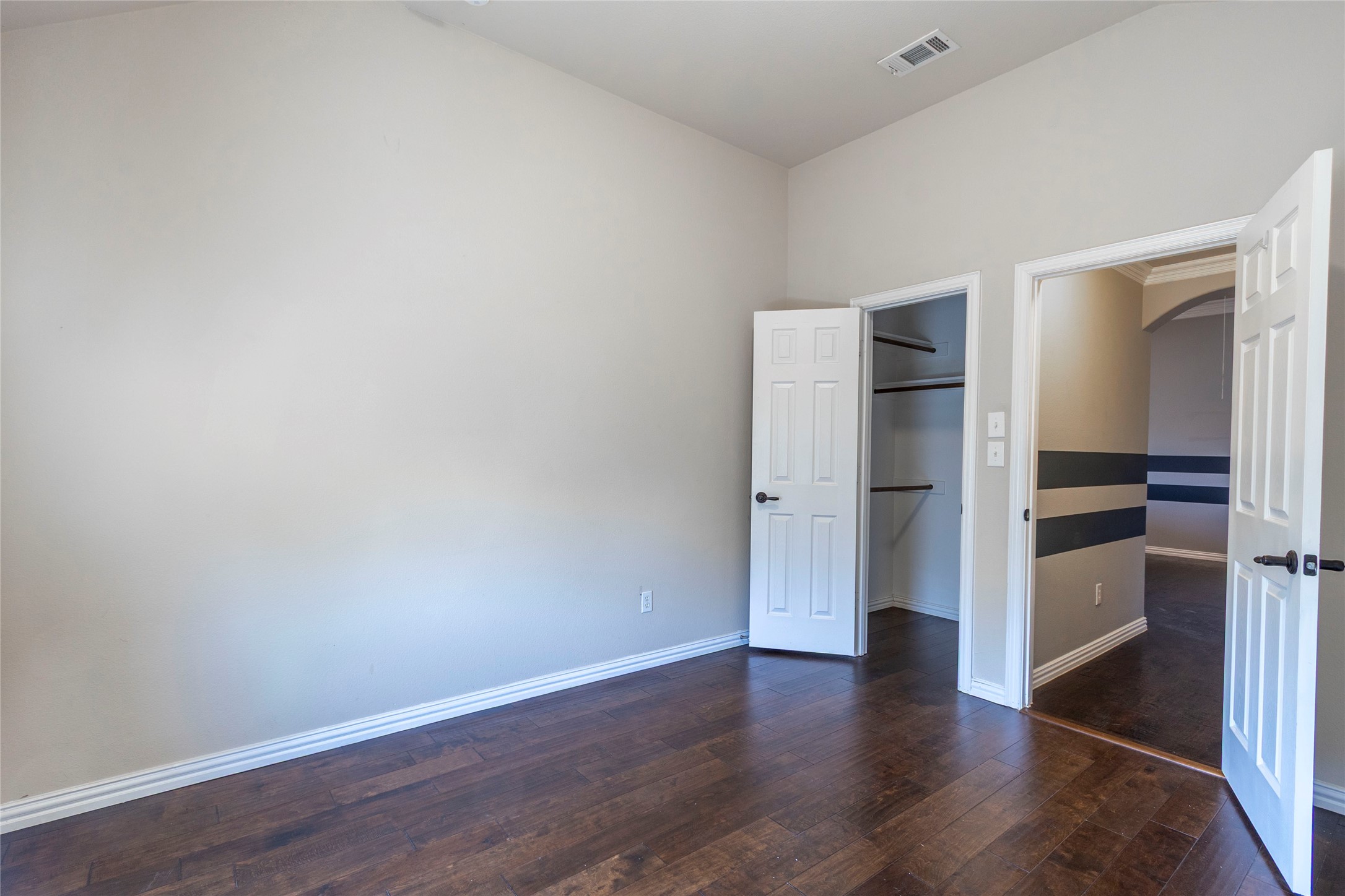 2931 Bandera Grand Prairie TX 75054