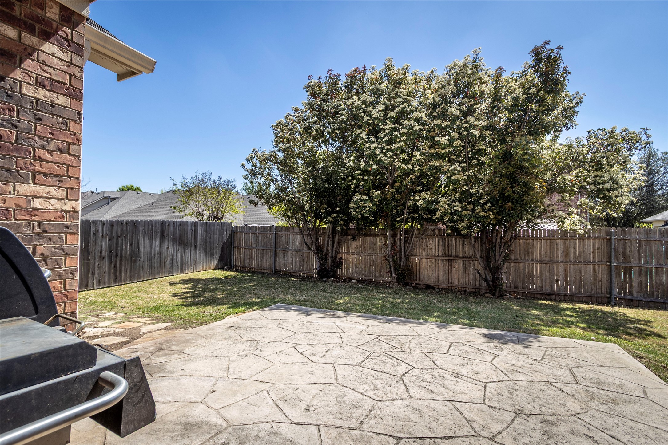 2931 Bandera Grand Prairie TX 75054
