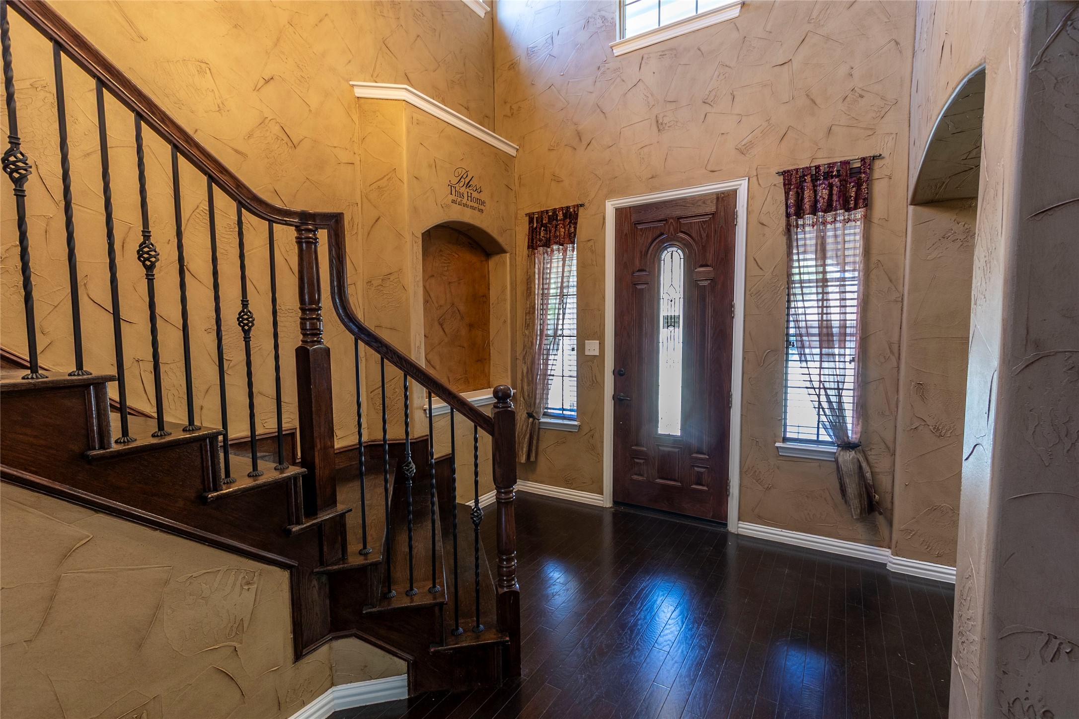 2931 Bandera Grand Prairie TX 75054