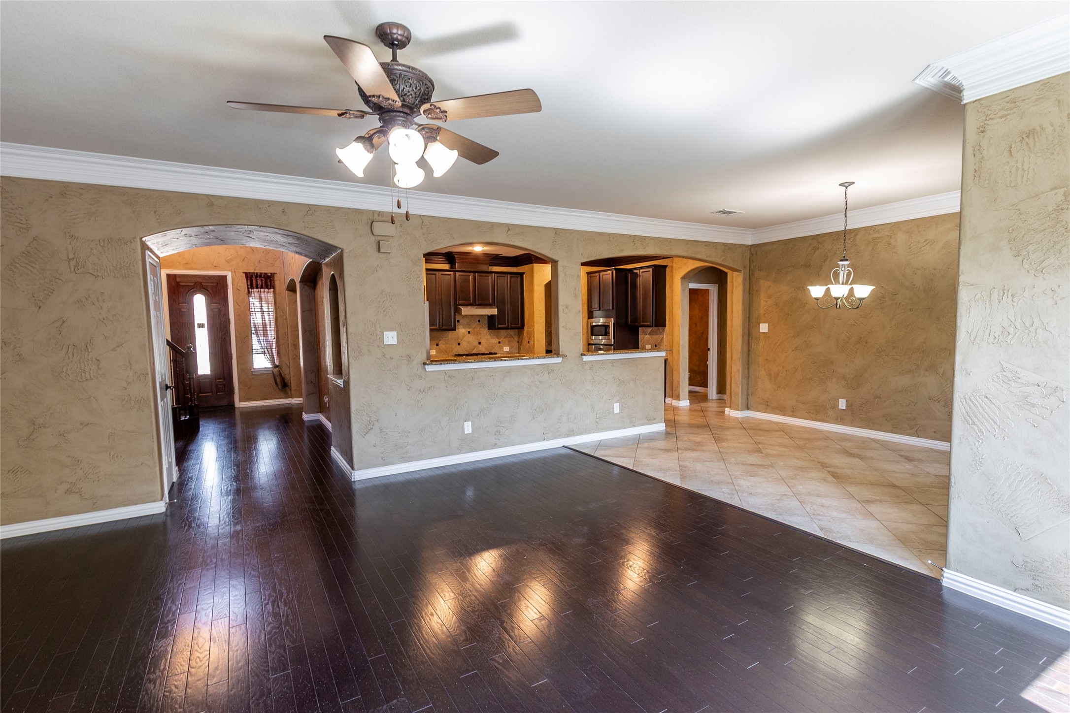 2931 Bandera Grand Prairie TX 75054