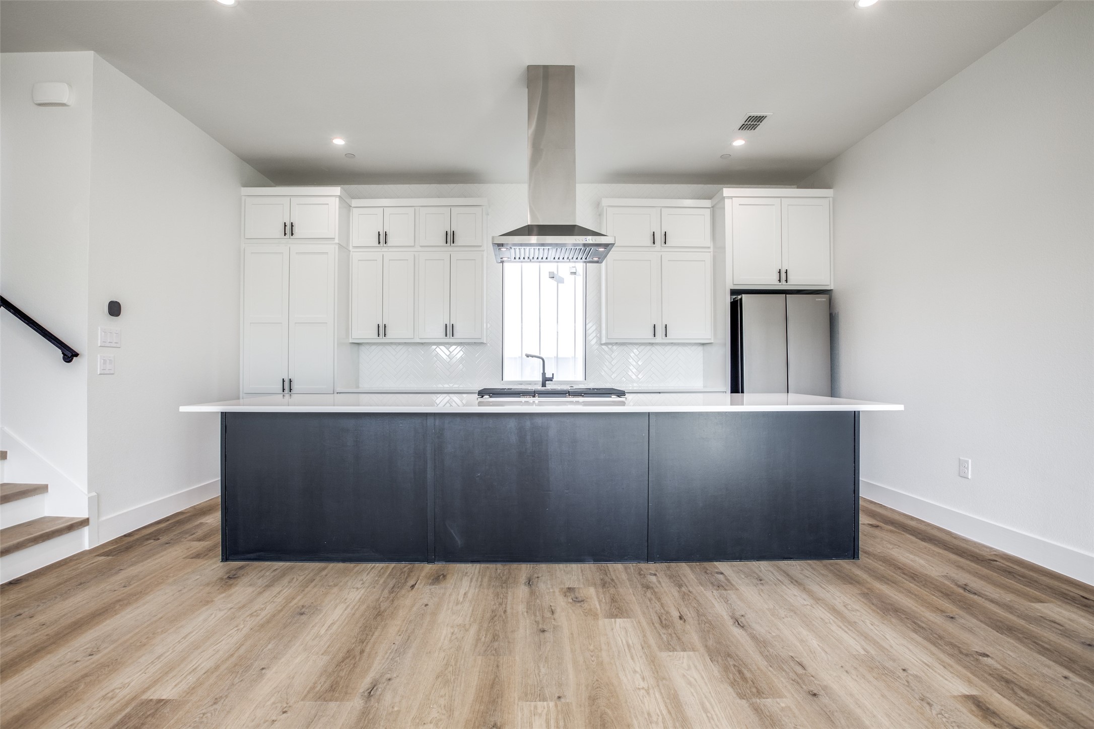 2143 Mail Avenue Dallas TX 75235