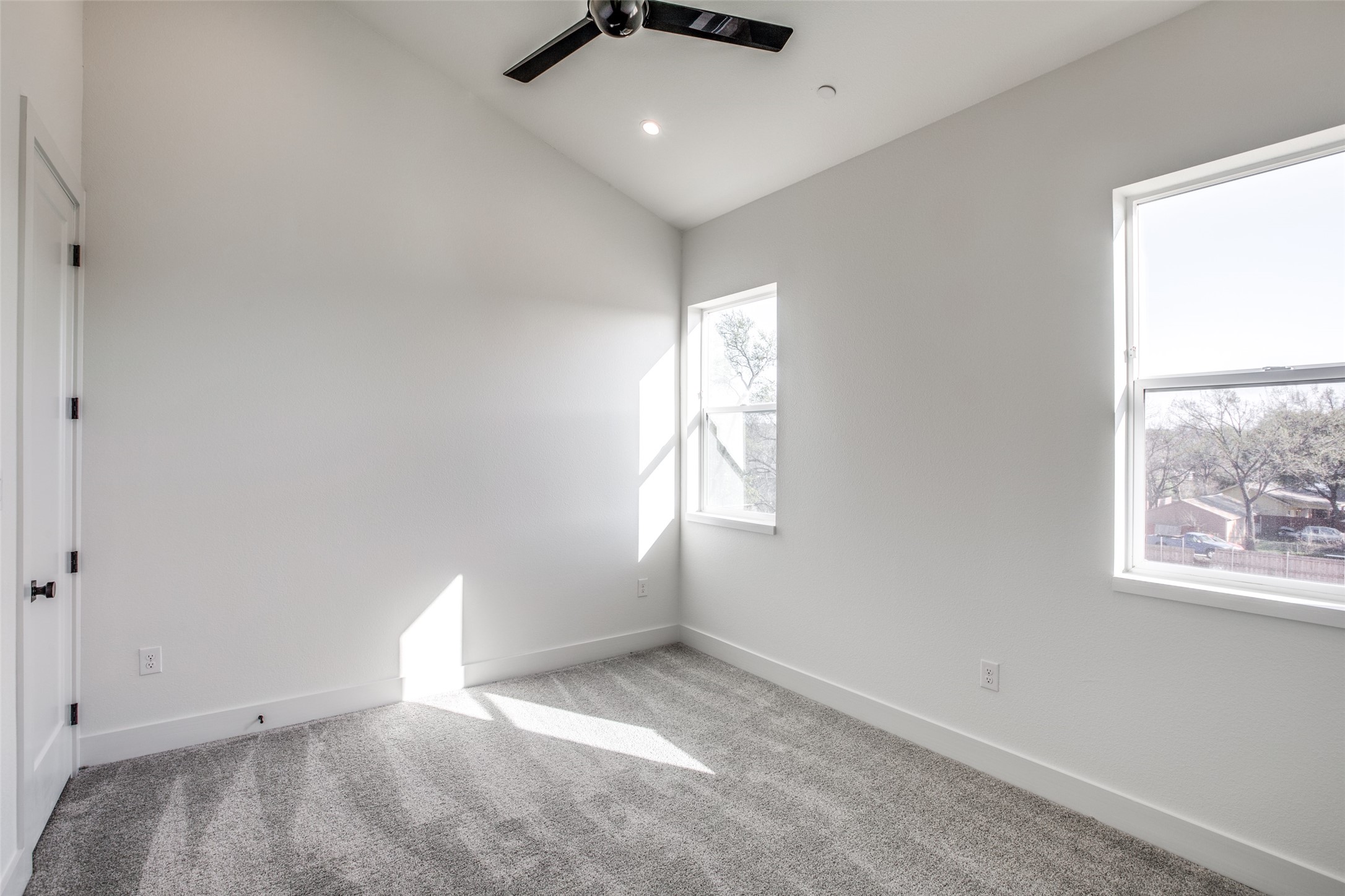 2143 Mail Avenue Dallas TX 75235