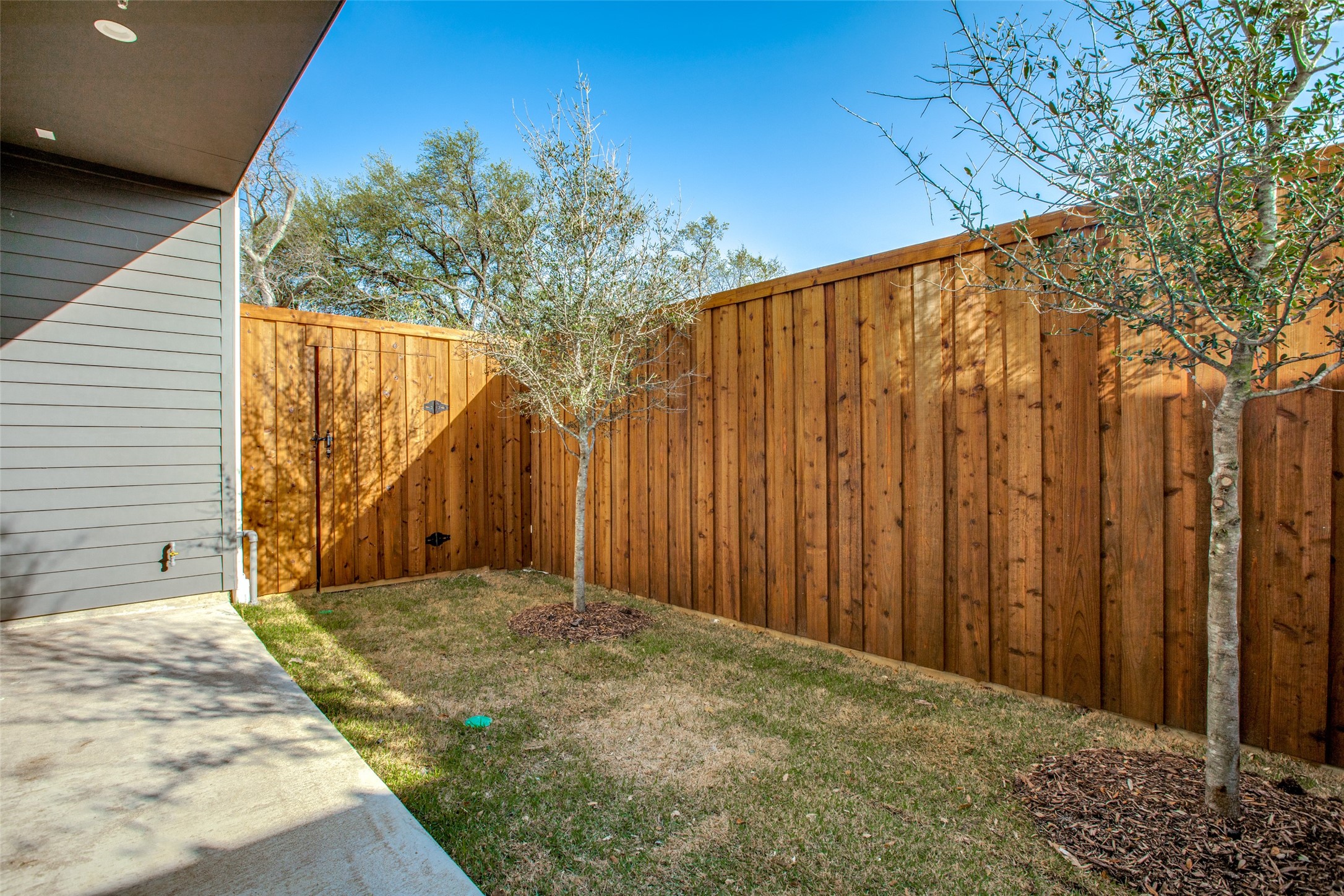 2143 Mail Avenue Dallas TX 75235