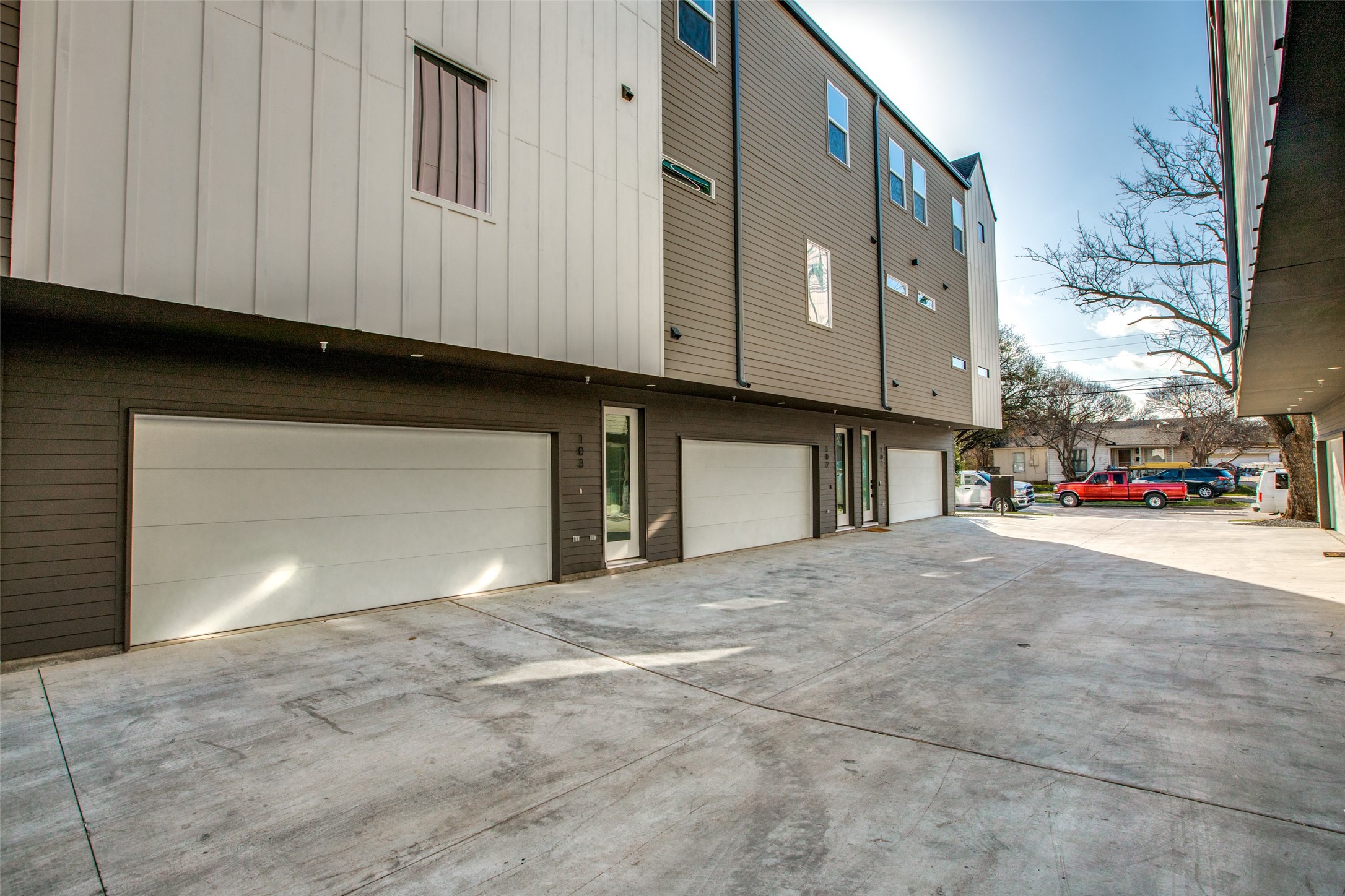 2143 Mail Avenue Dallas TX 75235
