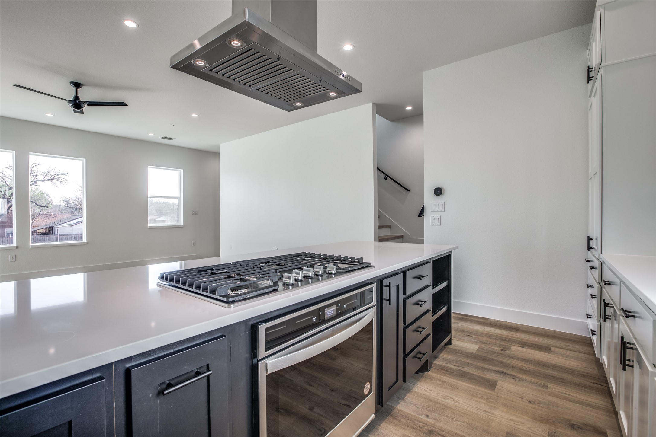 2143 Mail Avenue Dallas TX 75235
