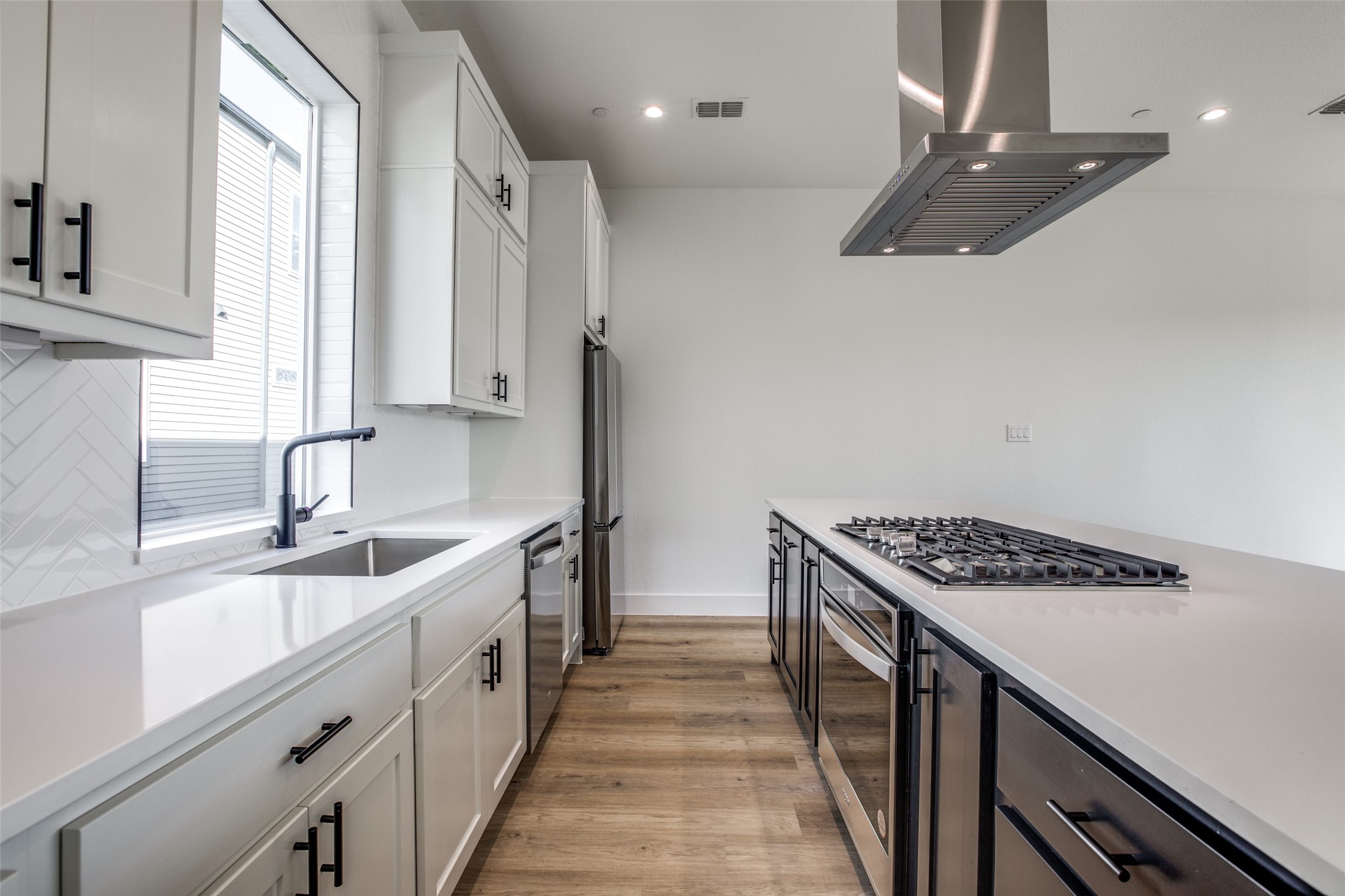 2143 Mail Avenue Dallas TX 75235