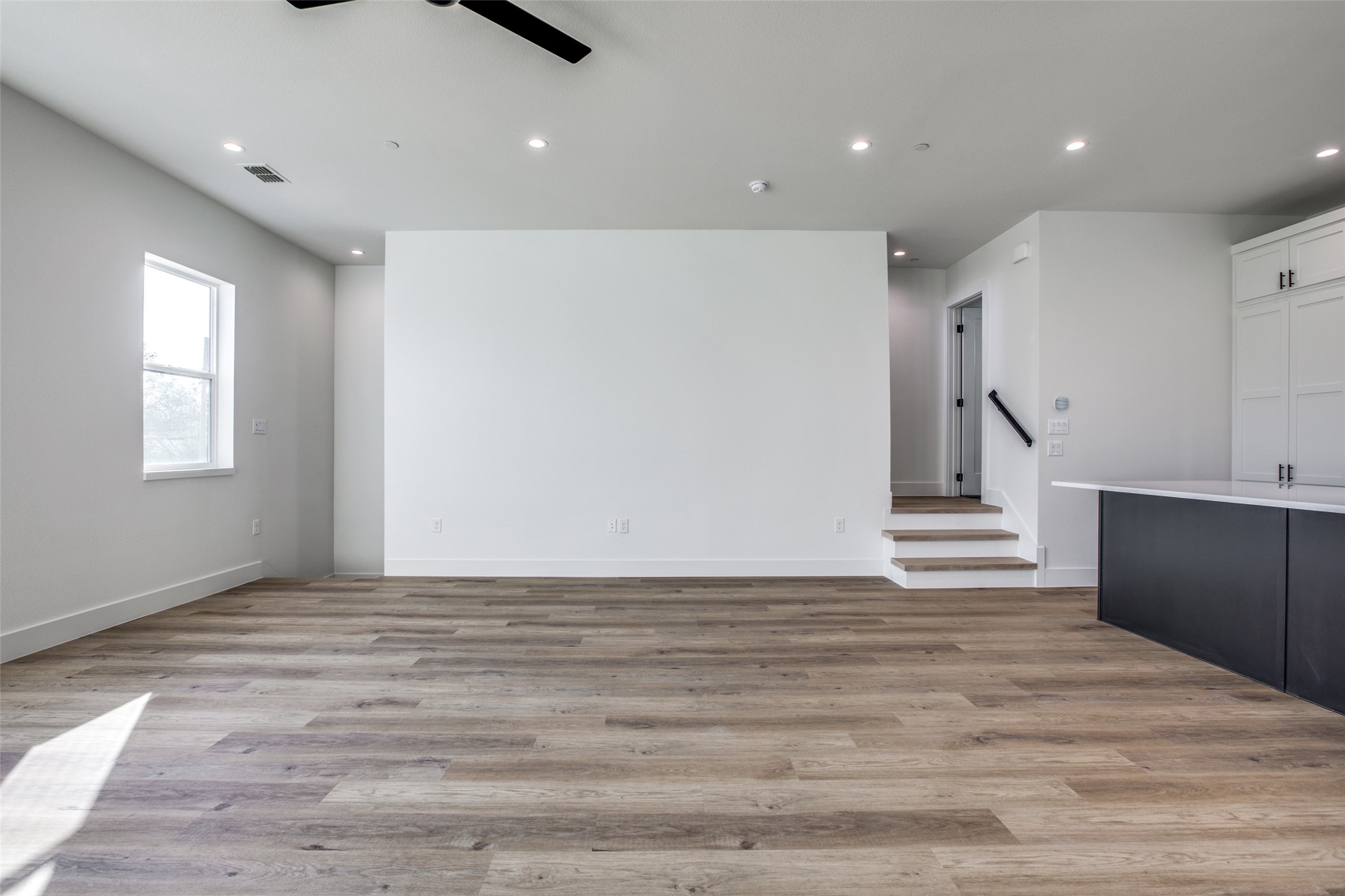 2143 Mail Avenue Dallas TX 75235