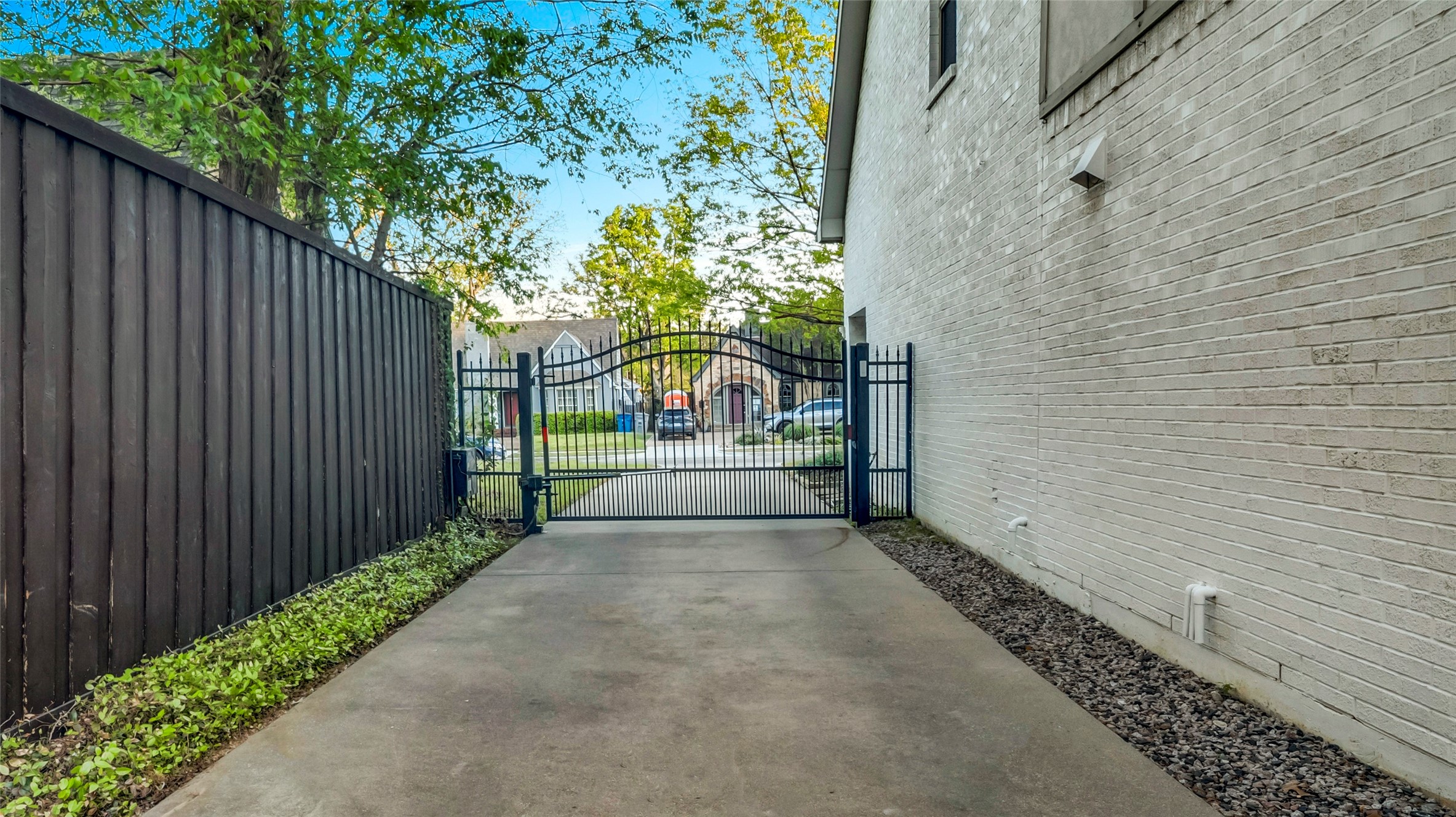 5527 Mccommas Boulevard Dallas TX 75206