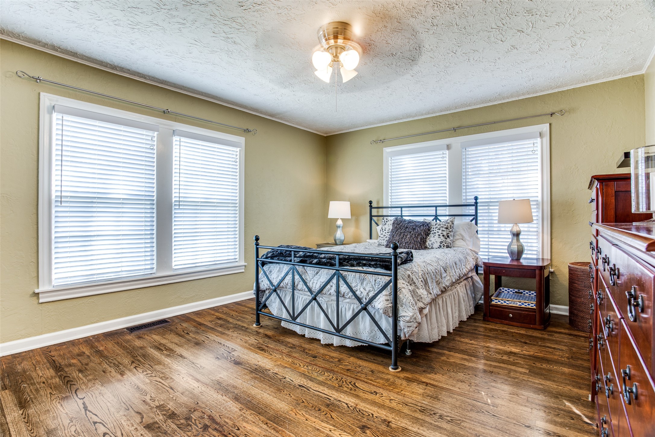 1405 Bluebonnet Drive Fort Worth TX 76111