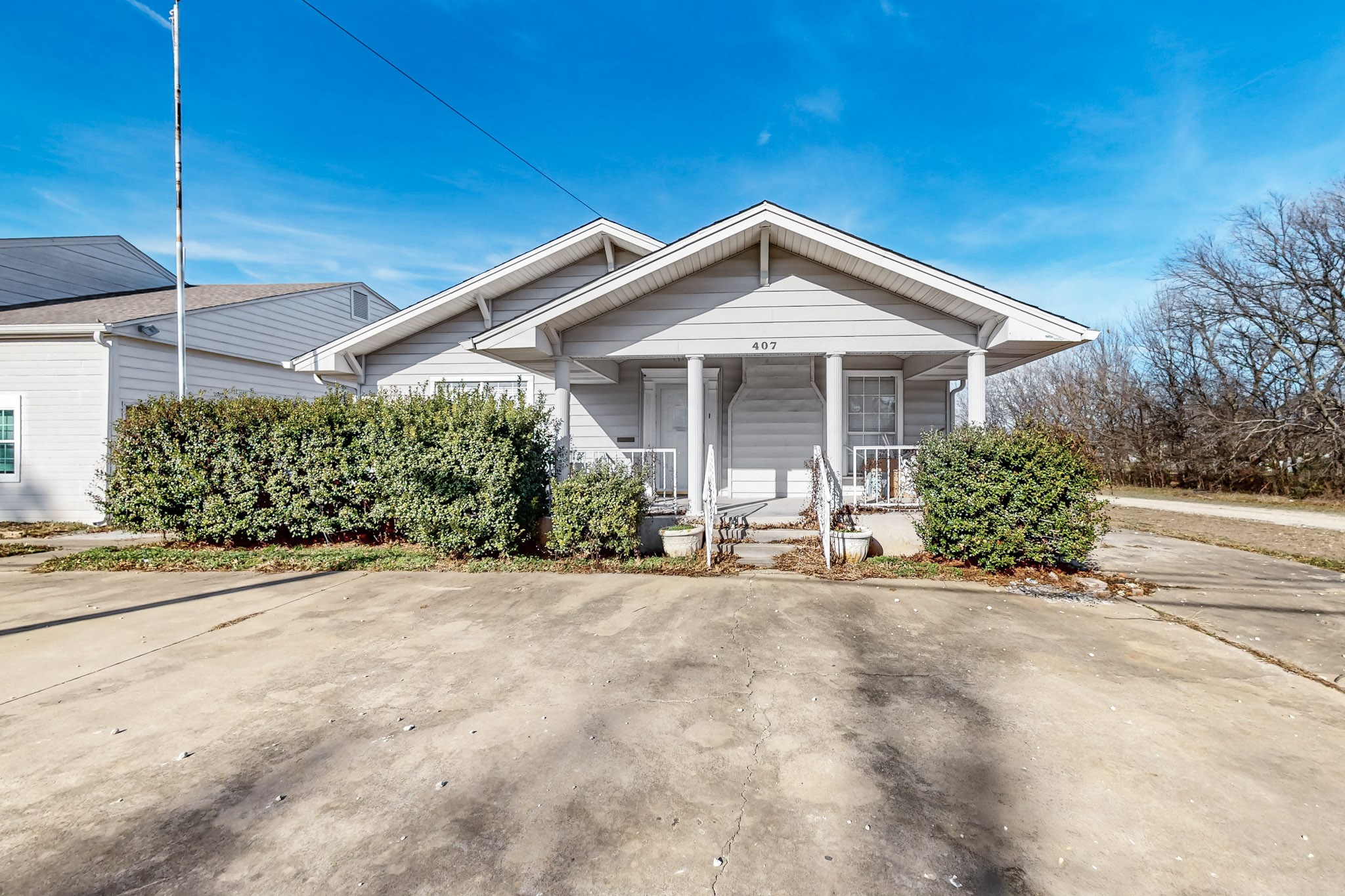 407 W Main Street Whitesboro TX 76273
