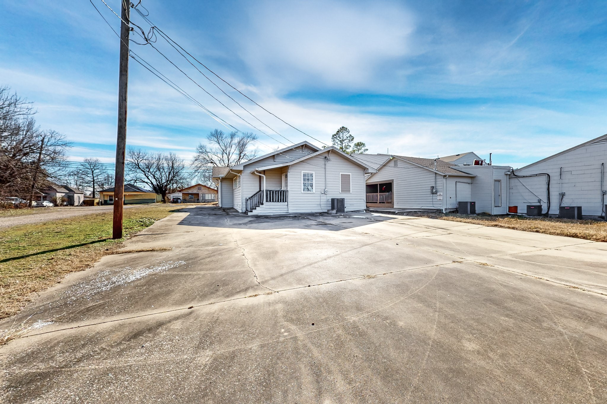 407 W Main Street Whitesboro TX 76273