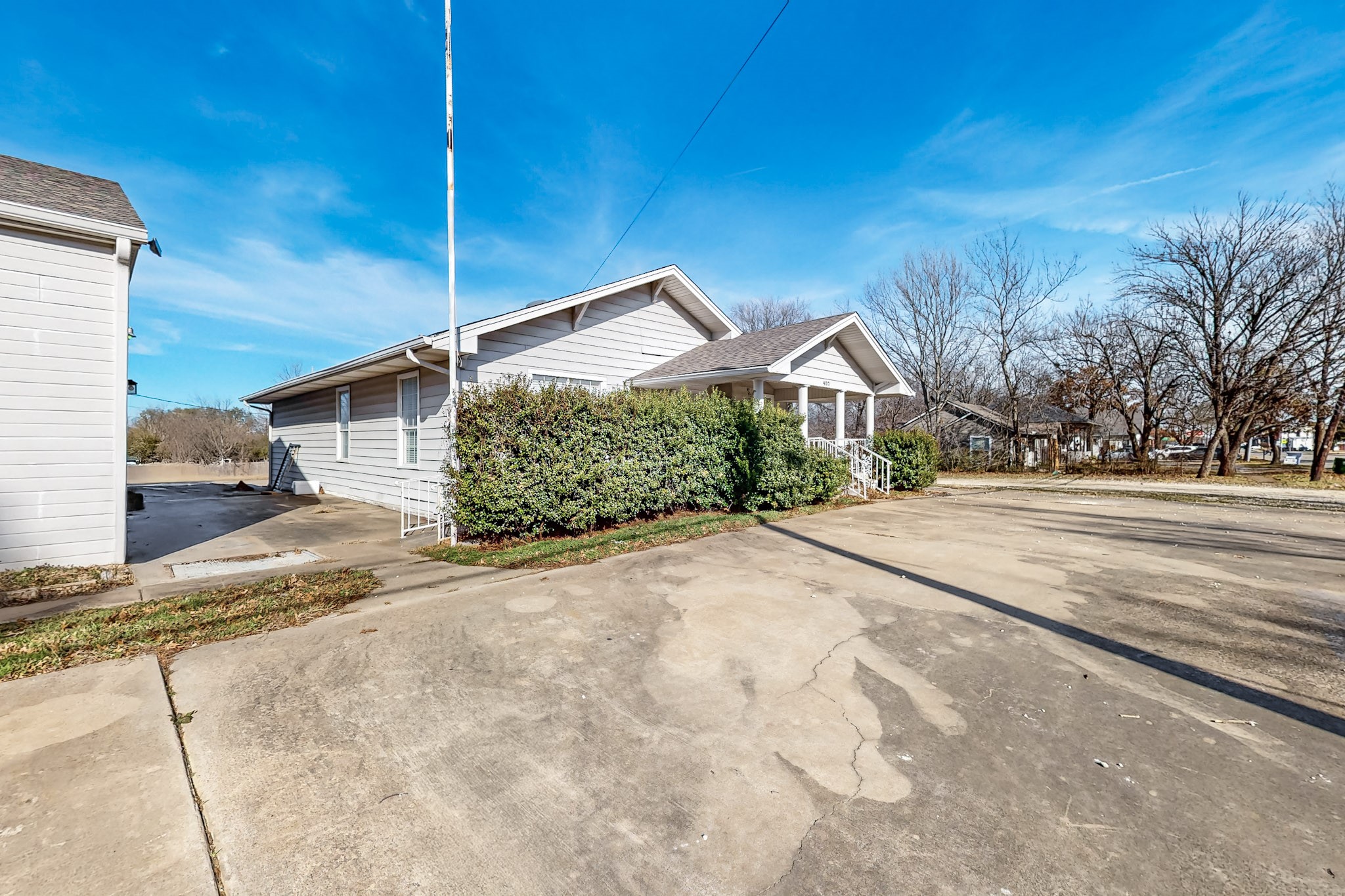 407 W Main Street Whitesboro TX 76273