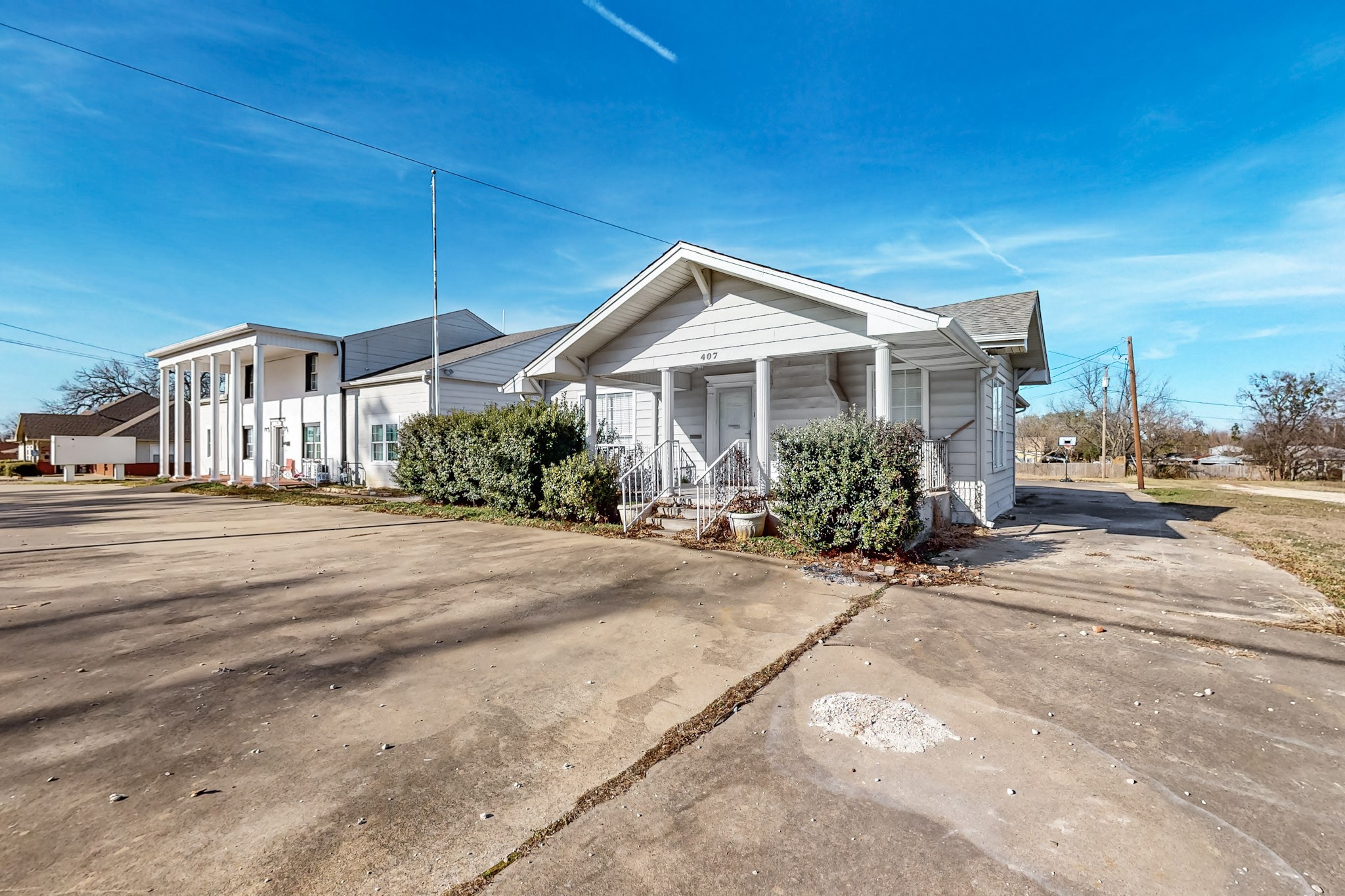 407 W Main Street Whitesboro TX 76273