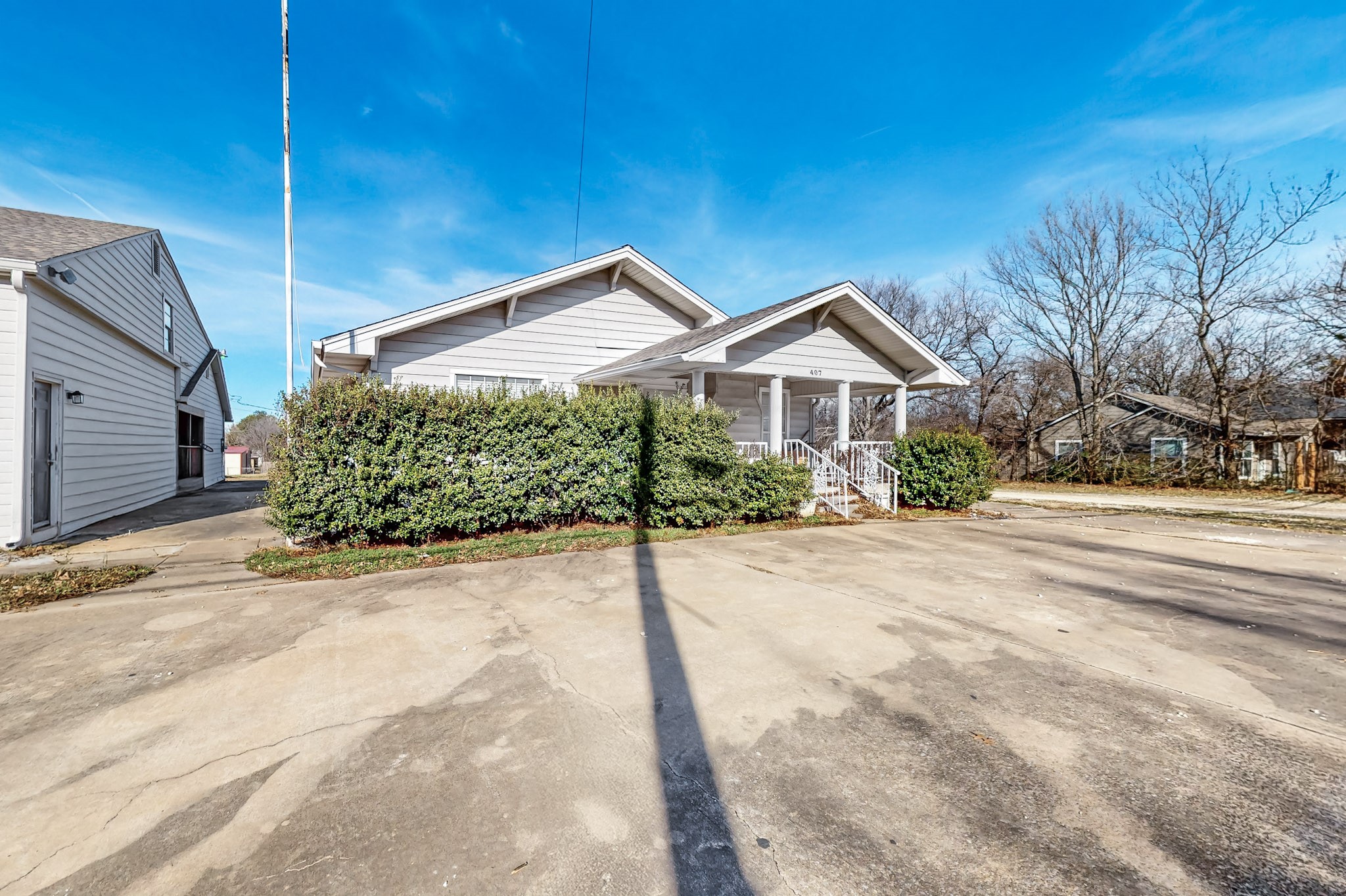 407 W Main Street Whitesboro TX 76273