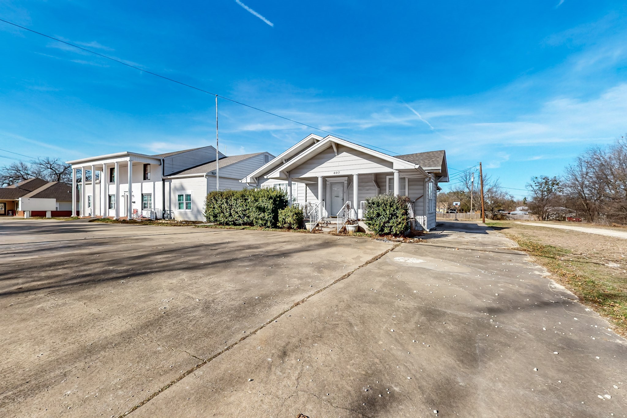 407 W Main Street Whitesboro TX 76273