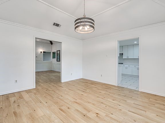 9922 Hickory Crossing Dallas TX 75243
