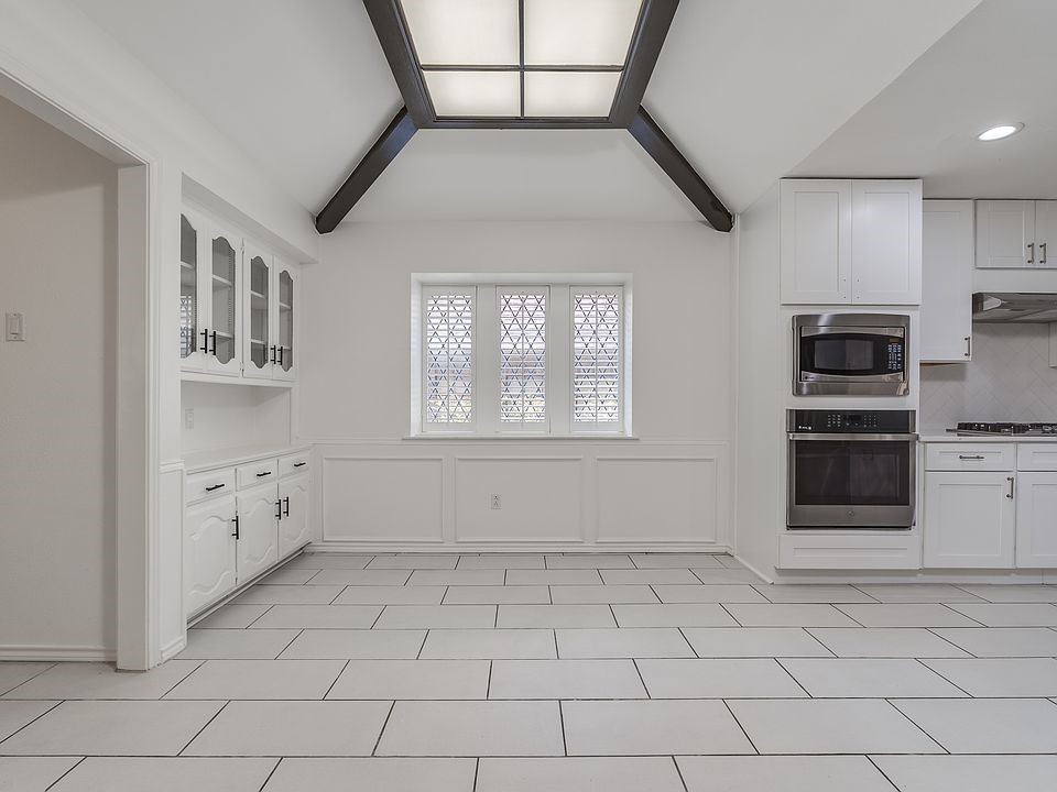 9922 Hickory Crossing Dallas TX 75243