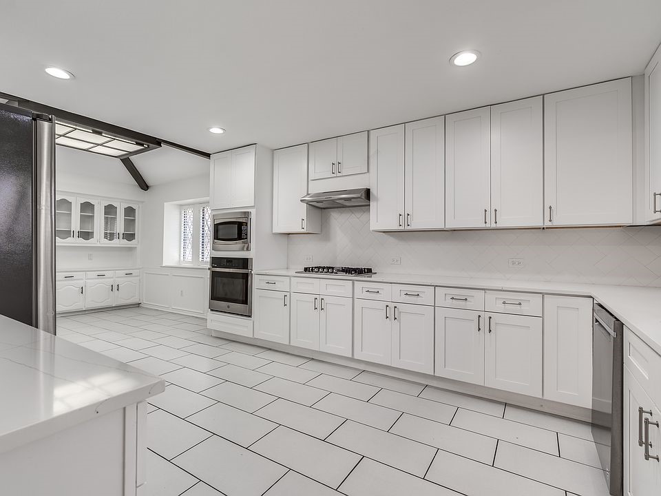 9922 Hickory Crossing Dallas TX 75243