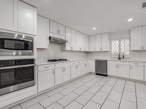 9922 Hickory Crossing Dallas TX 75243