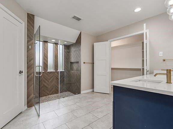 9922 Hickory Crossing Dallas TX 75243
