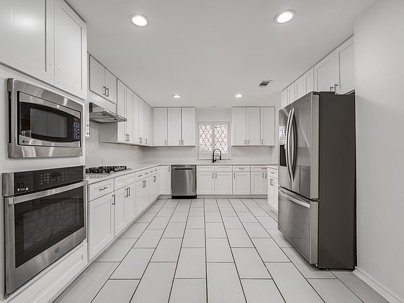 9922 Hickory Crossing Dallas TX 75243