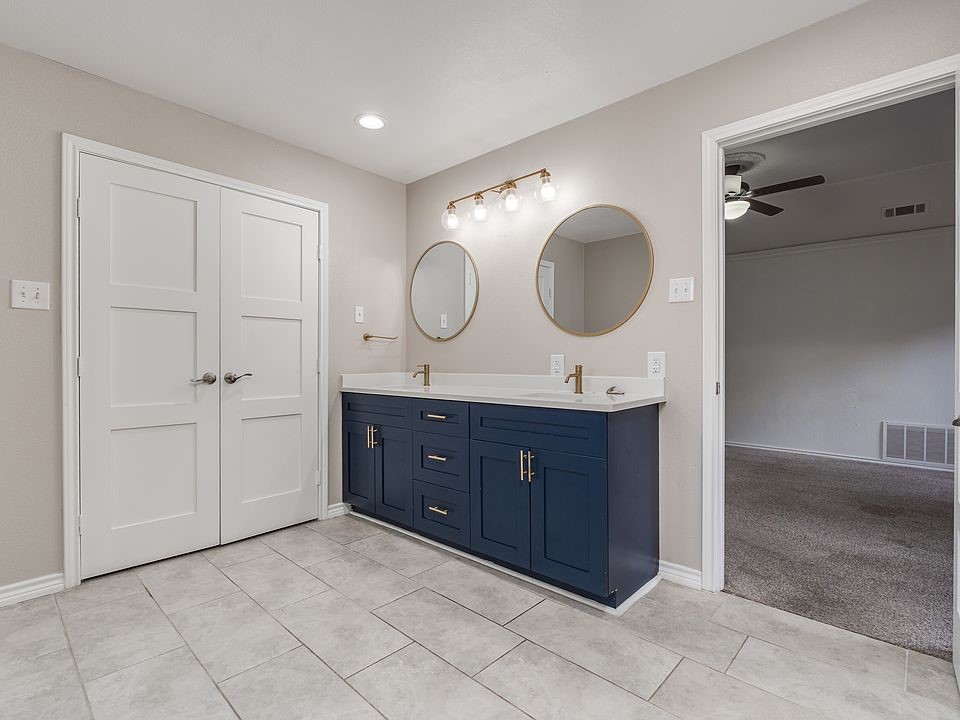 9922 Hickory Crossing Dallas TX 75243