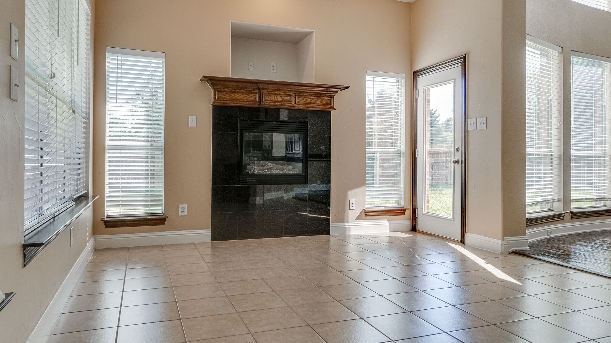 8394 Fullerton Street Lantana TX 76226